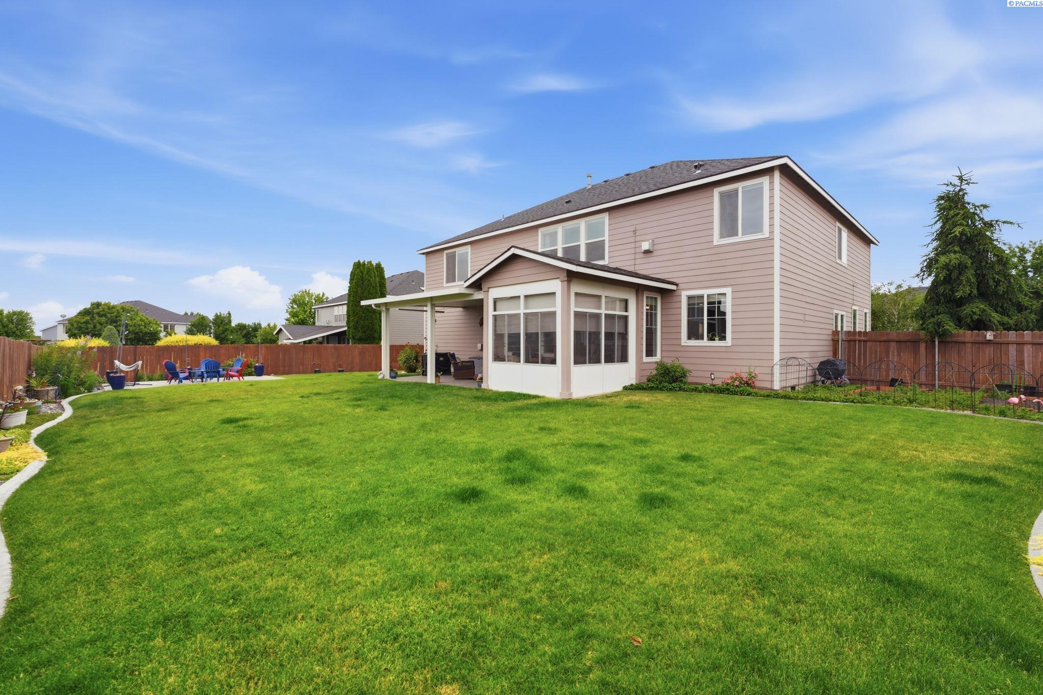 2104 Sheppard St, Kennewick, WA 99338