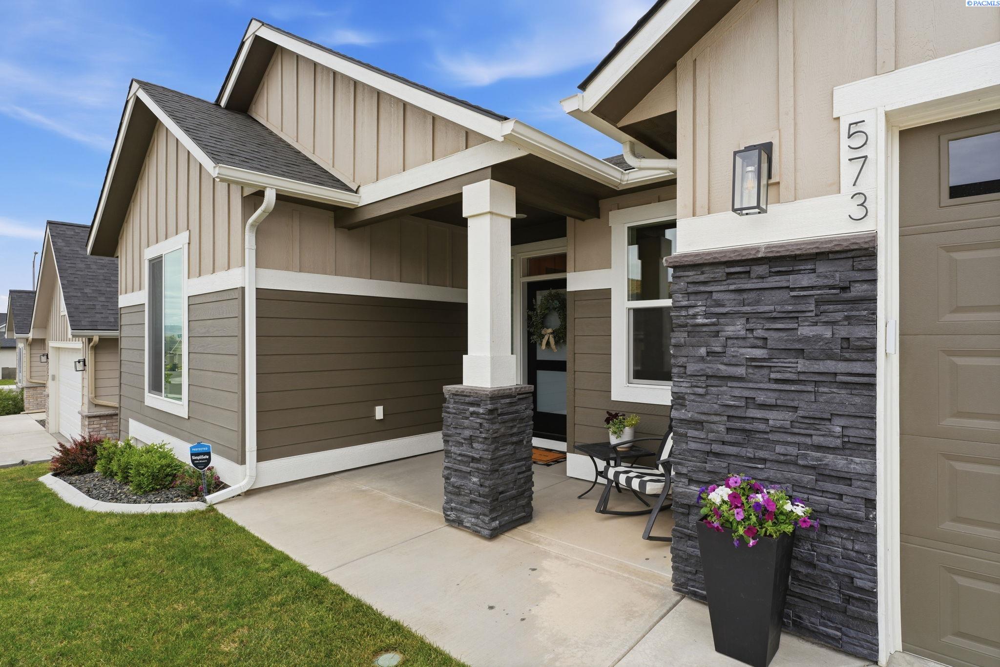 573 Lazio Way, Richland, WA 99352
