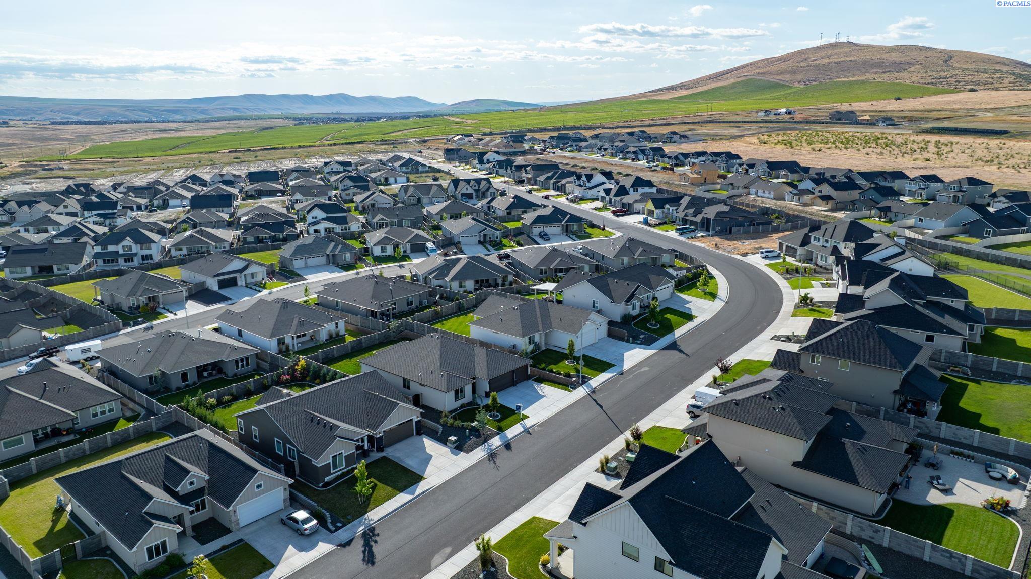 573 Lazio Way, Richland, WA 99352