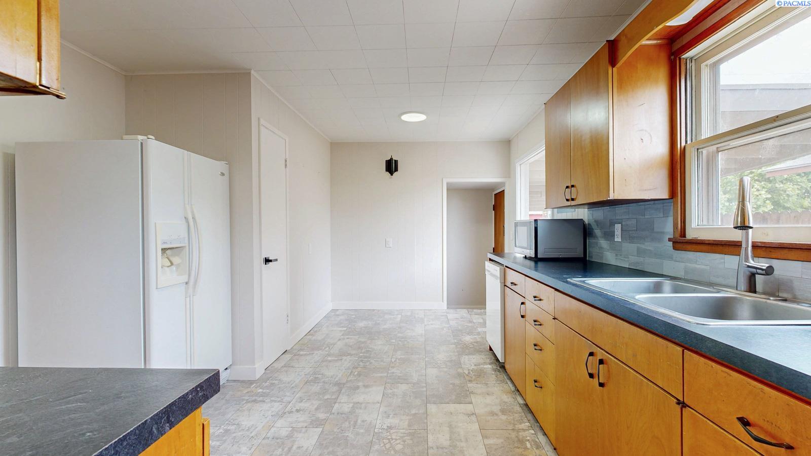 345 Sanford Ave, Richland, WA 99352