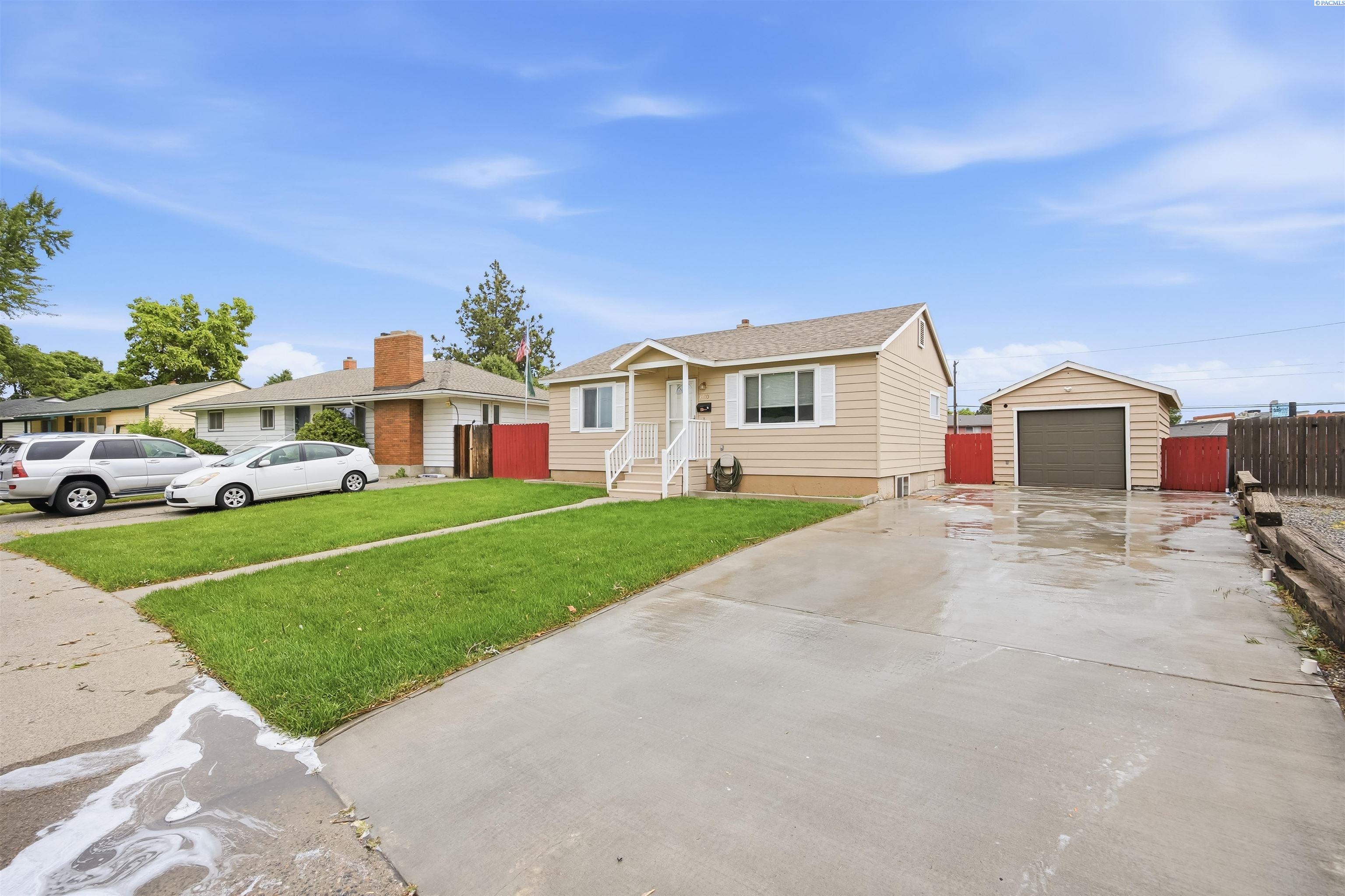1910 Everest Ave, Richland, WA 99354