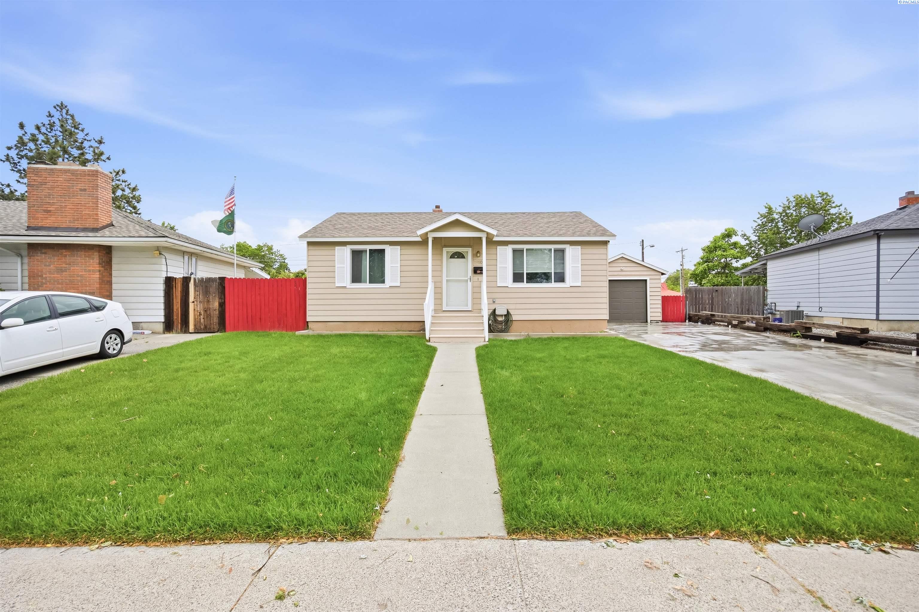 1910 Everest Ave, Richland, WA 99354