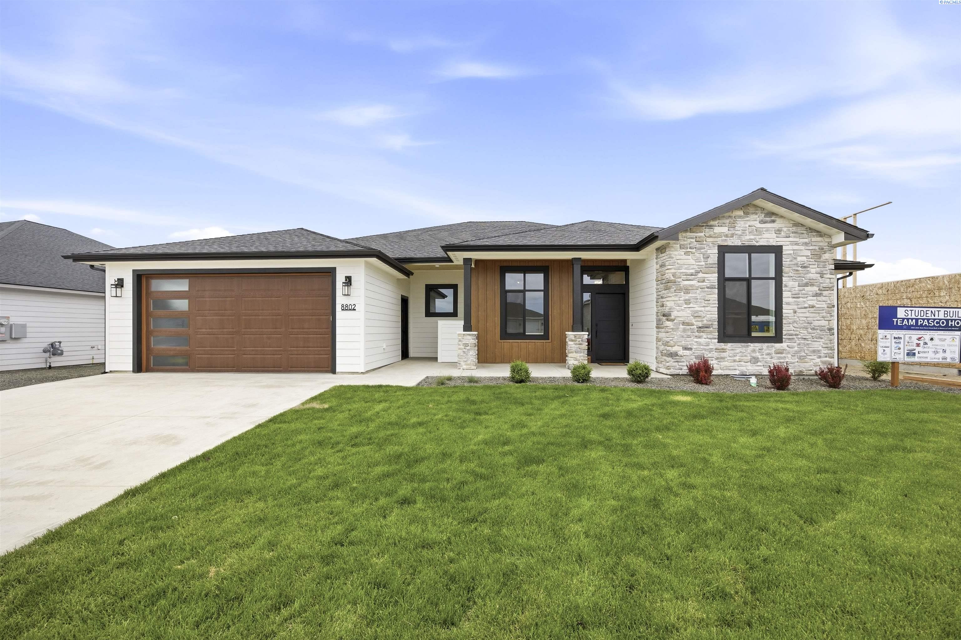 8802 Dusty Maiden Dr, Pasco, WA 99301