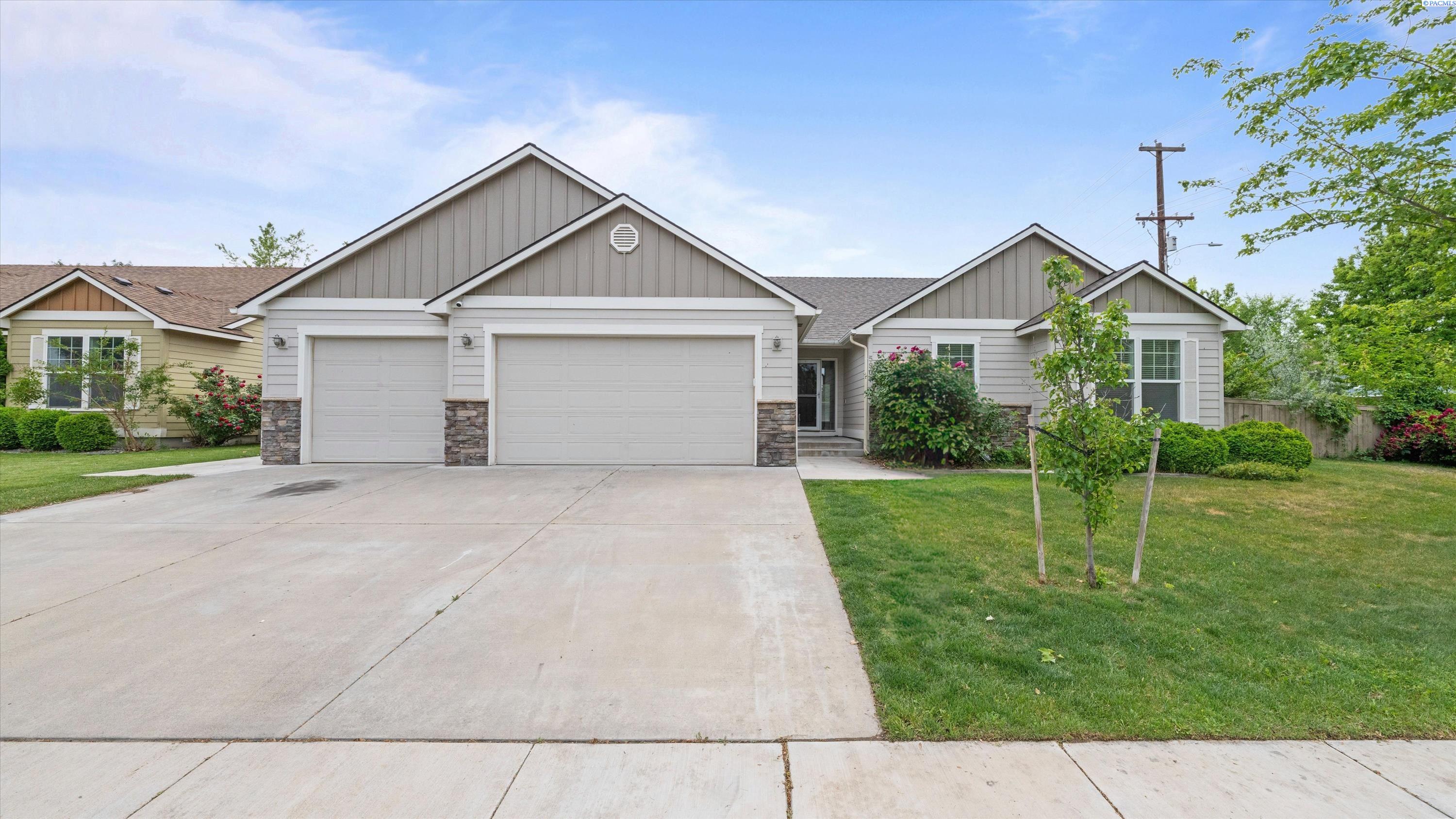 5907 14th Ave, Kennewick, WA 99338