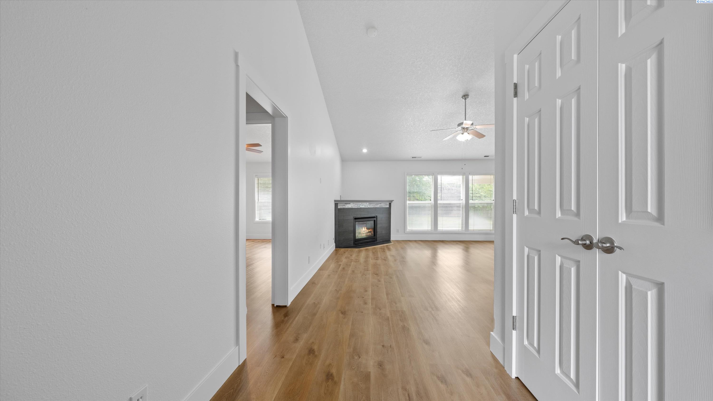 5907 14th Ave, Kennewick, WA 99338