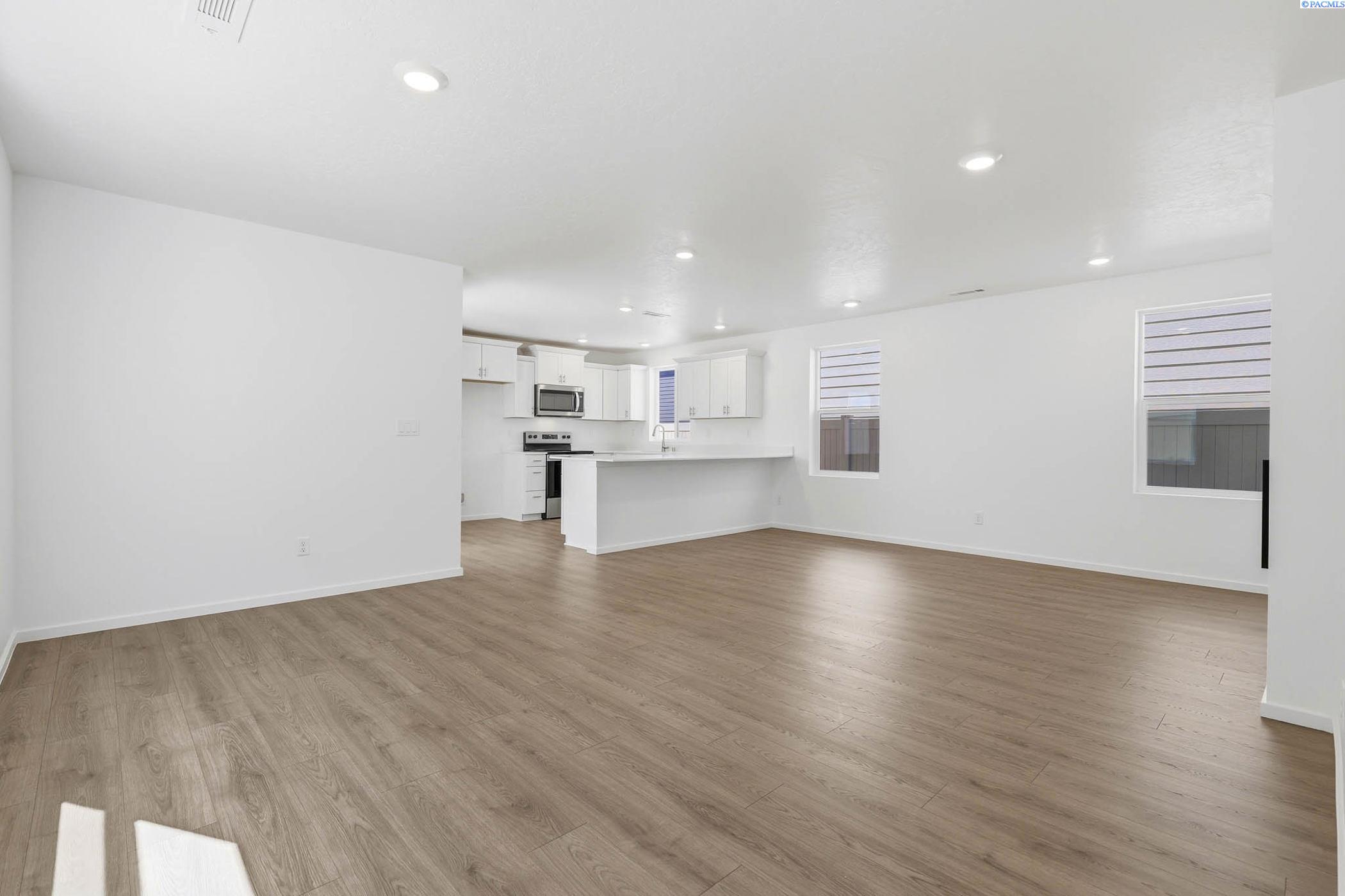 6508 Polar Dr, Pasco, WA 99301