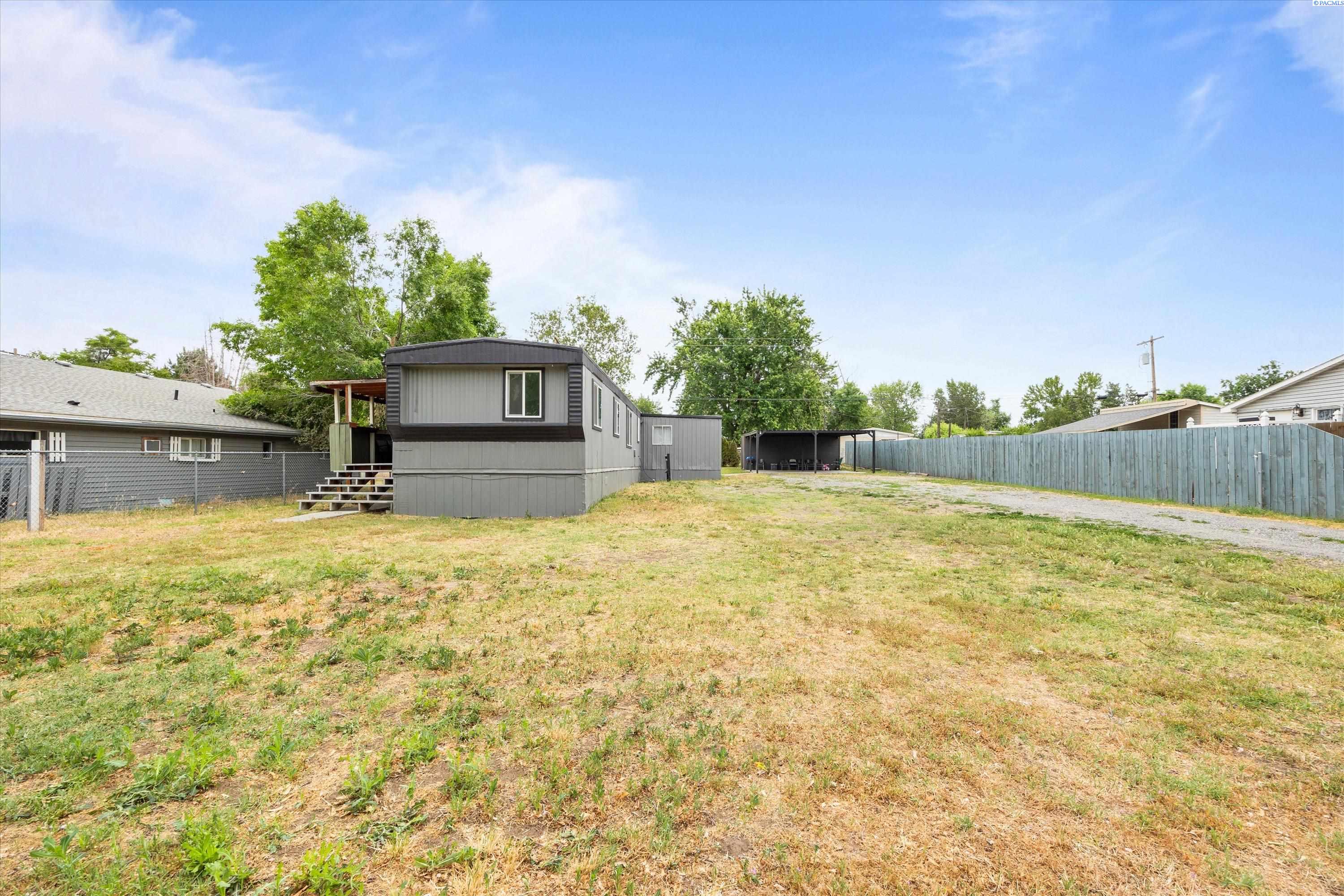 1070 61st Ave, West Richland, WA 99353