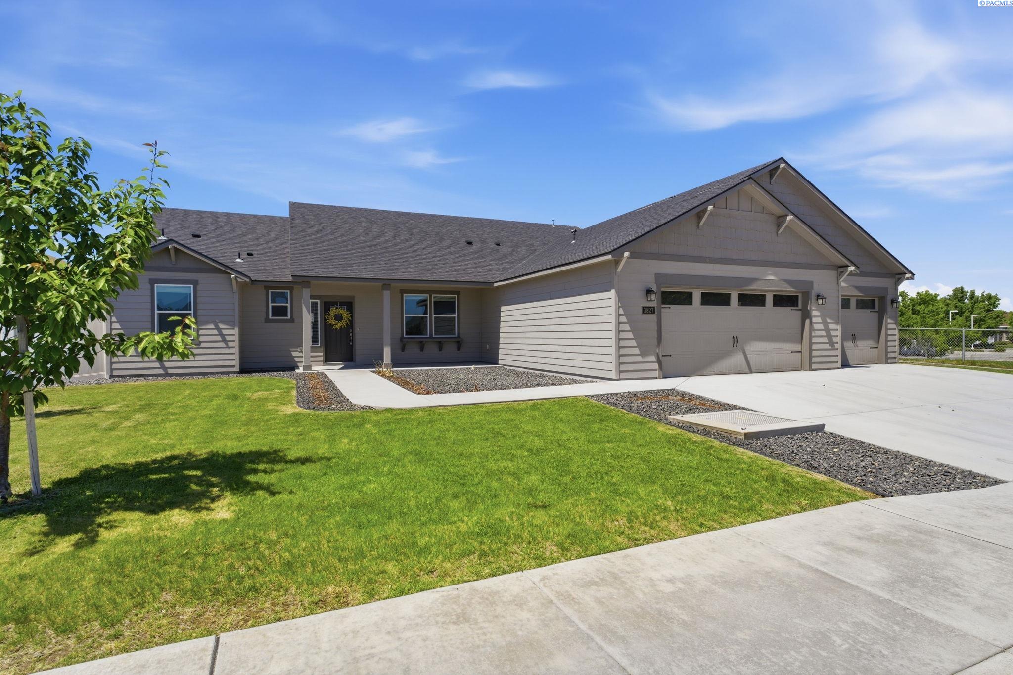 3827 Watkins Way, West Richland, WA 99353