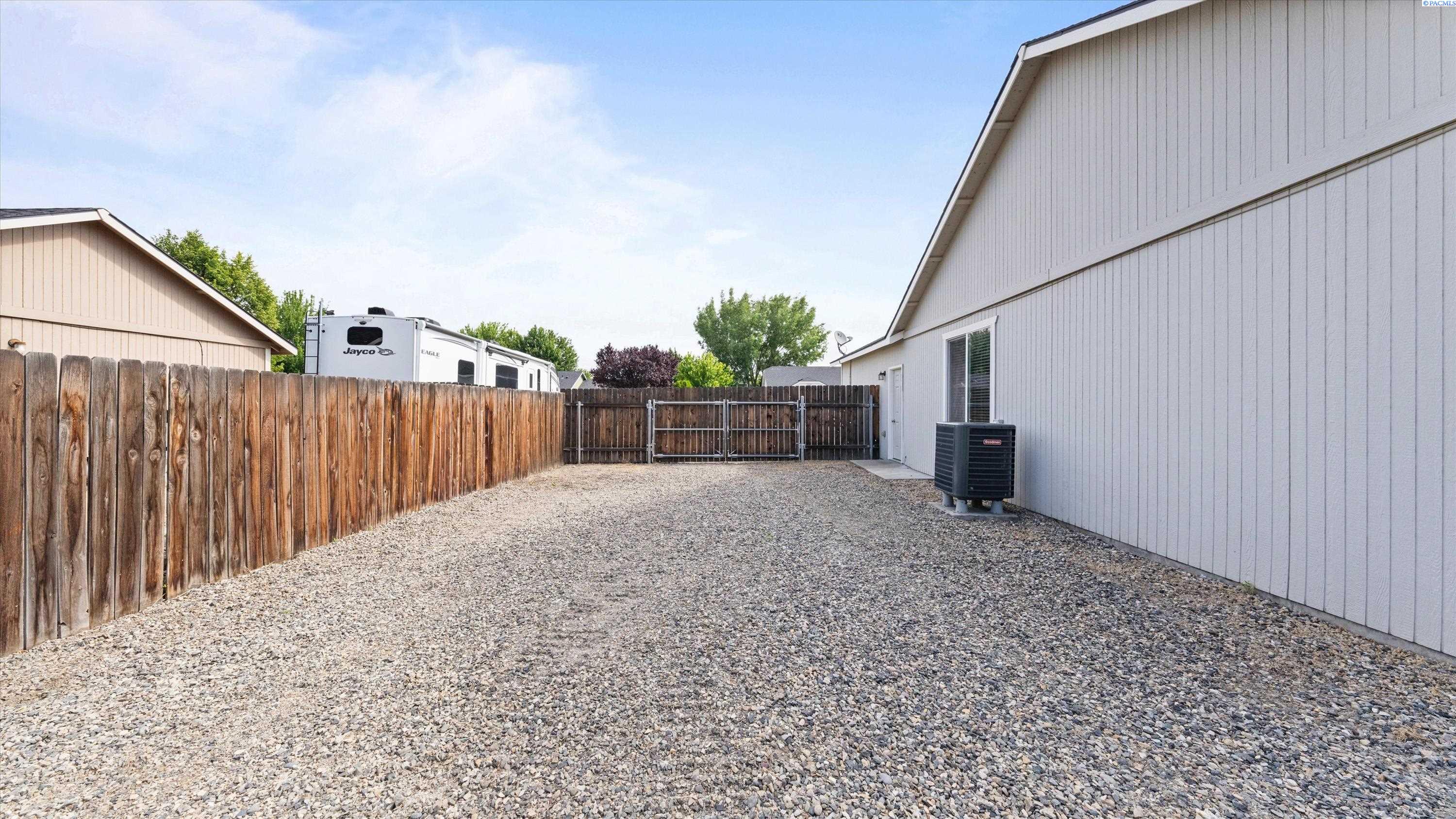 5179 Pinehurst St, West Richland, WA 99353