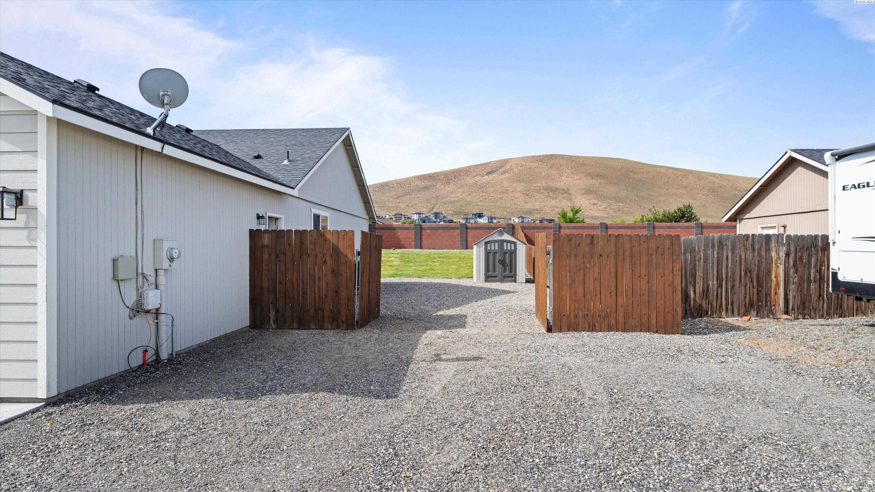 5179 Pinehurst St, West Richland, WA 99353