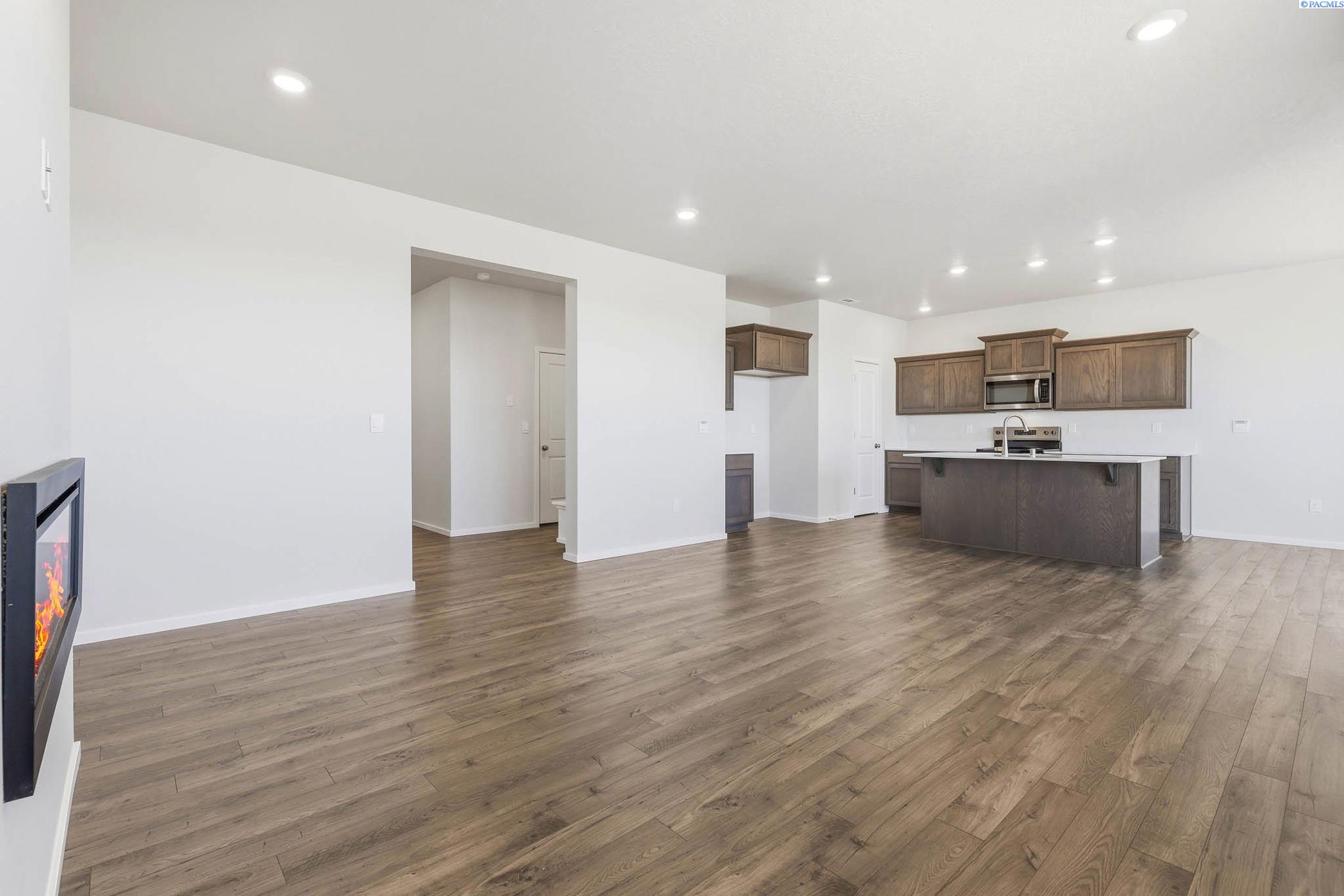 6125 Road 115 , Pasco, WA 99301