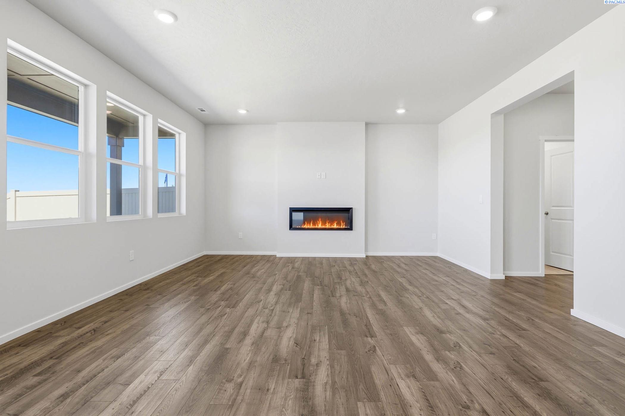 6113 Road 115 , Pasco, WA 99301