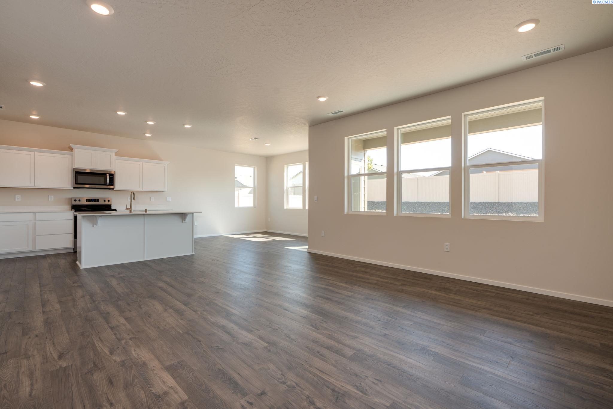 6113 Road 115, Pasco, WA 99301
