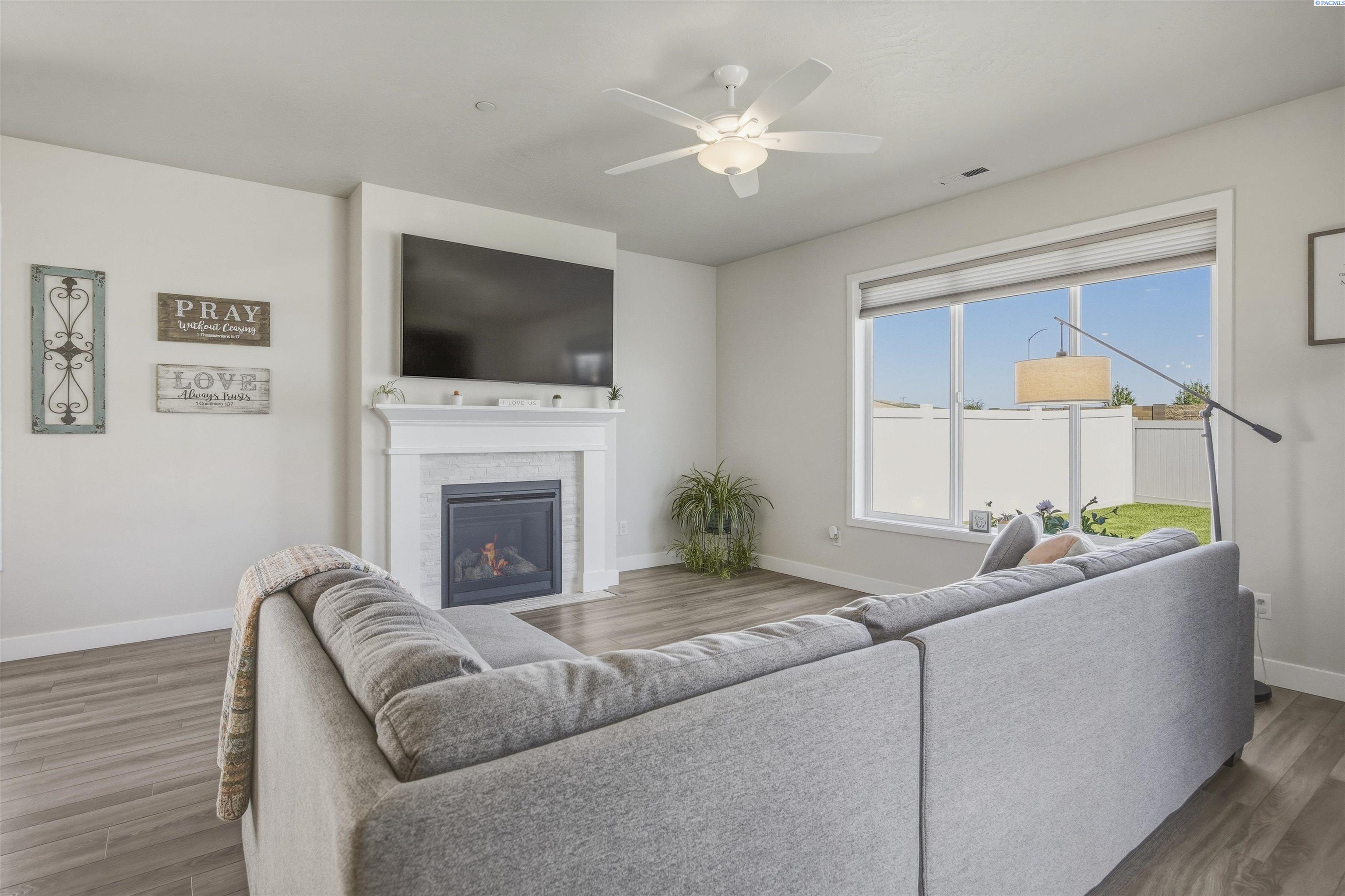 2556 Clark Ridge Dr, Richland, WA 99352