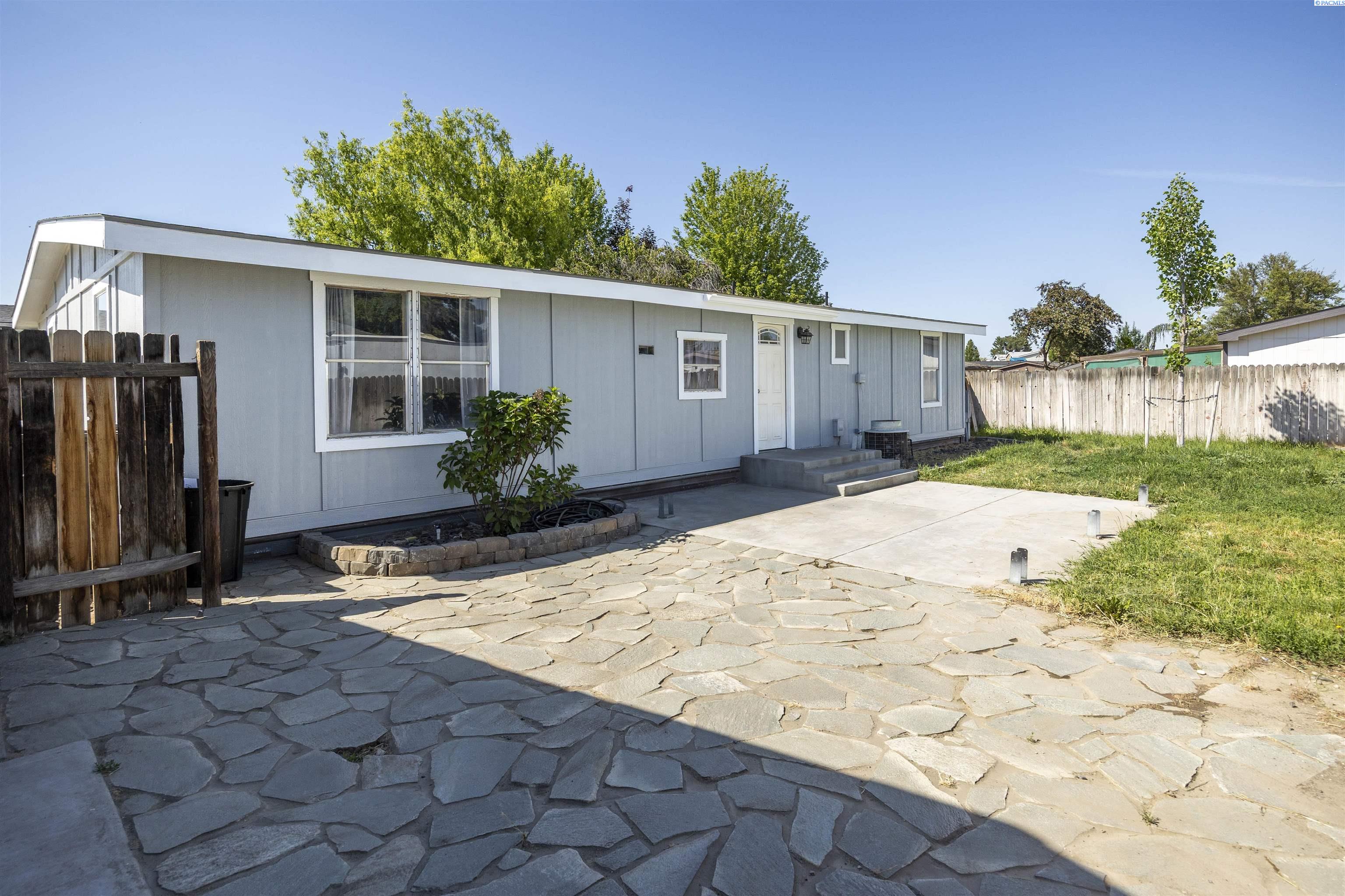 9132 Yellowstone Ave, Kennewick, WA 99336