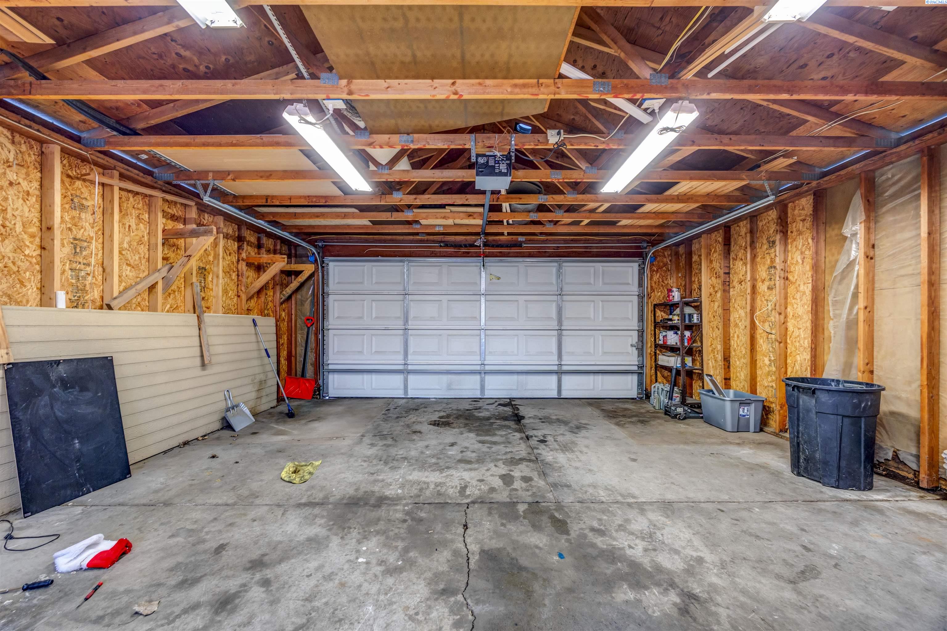 9132 Yellowstone Ave, Kennewick, WA 99336