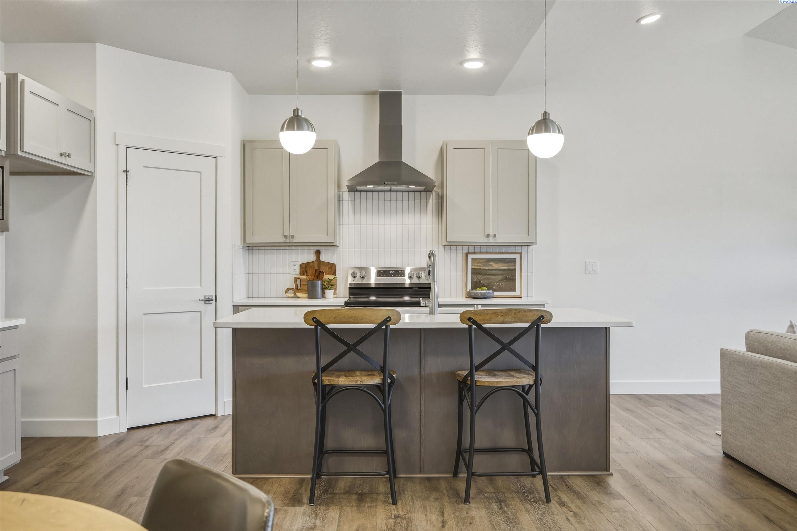 4545 Grove Ct, West Richland, WA 99353