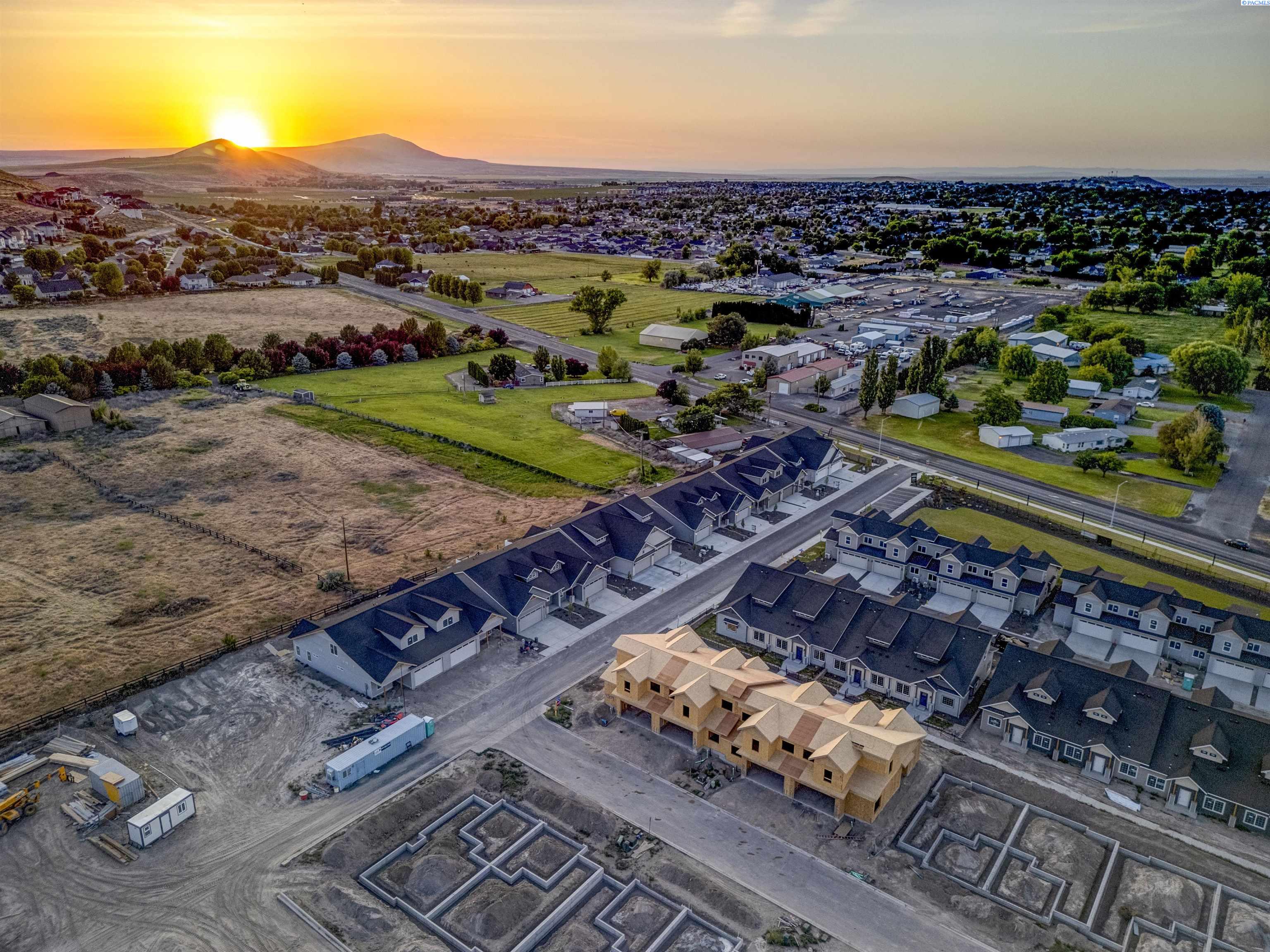 4561 Grove Ct, West Richland, WA 99353