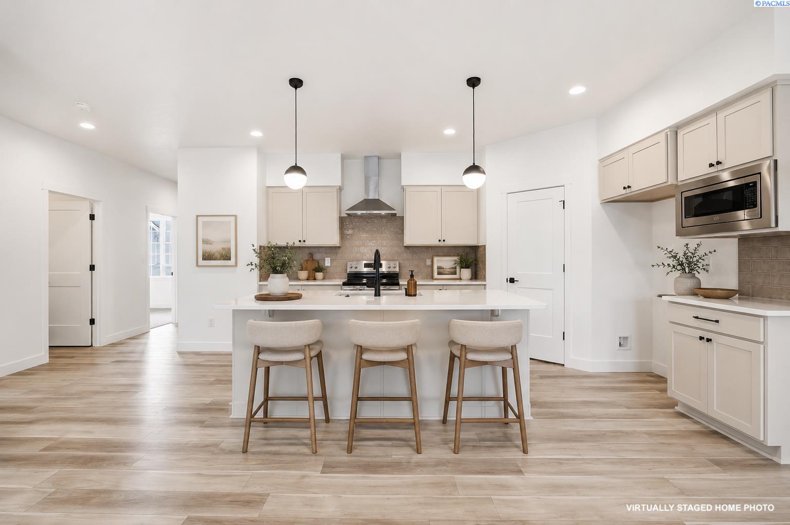4587 Grove Ct, West Richland, WA 99353