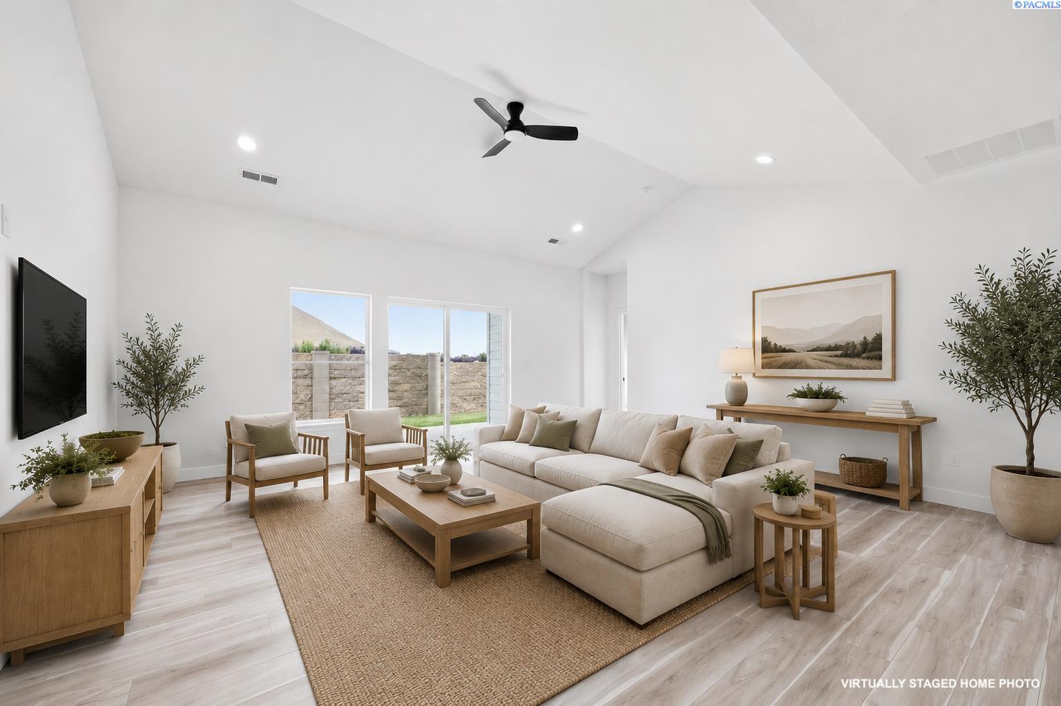 4587 Grove Ct, West Richland, WA 99353