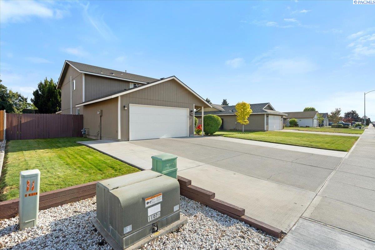 6104 Fenway Dr, Pasco, WA 99301