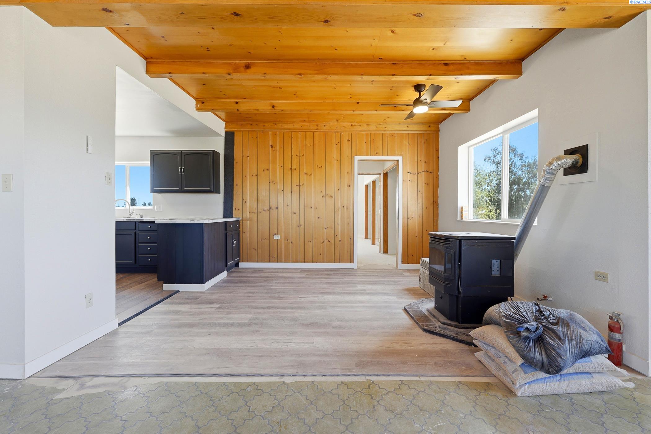 56005 Thomas Rd, Benton City, WA 99320