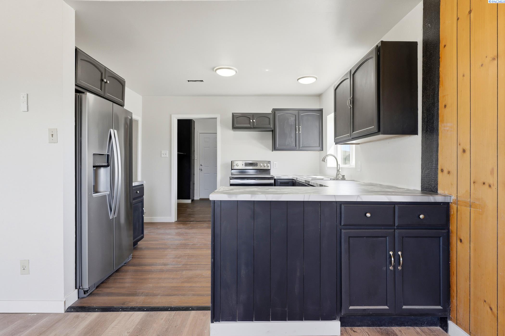 56005 Thomas Rd, Benton City, WA 99320