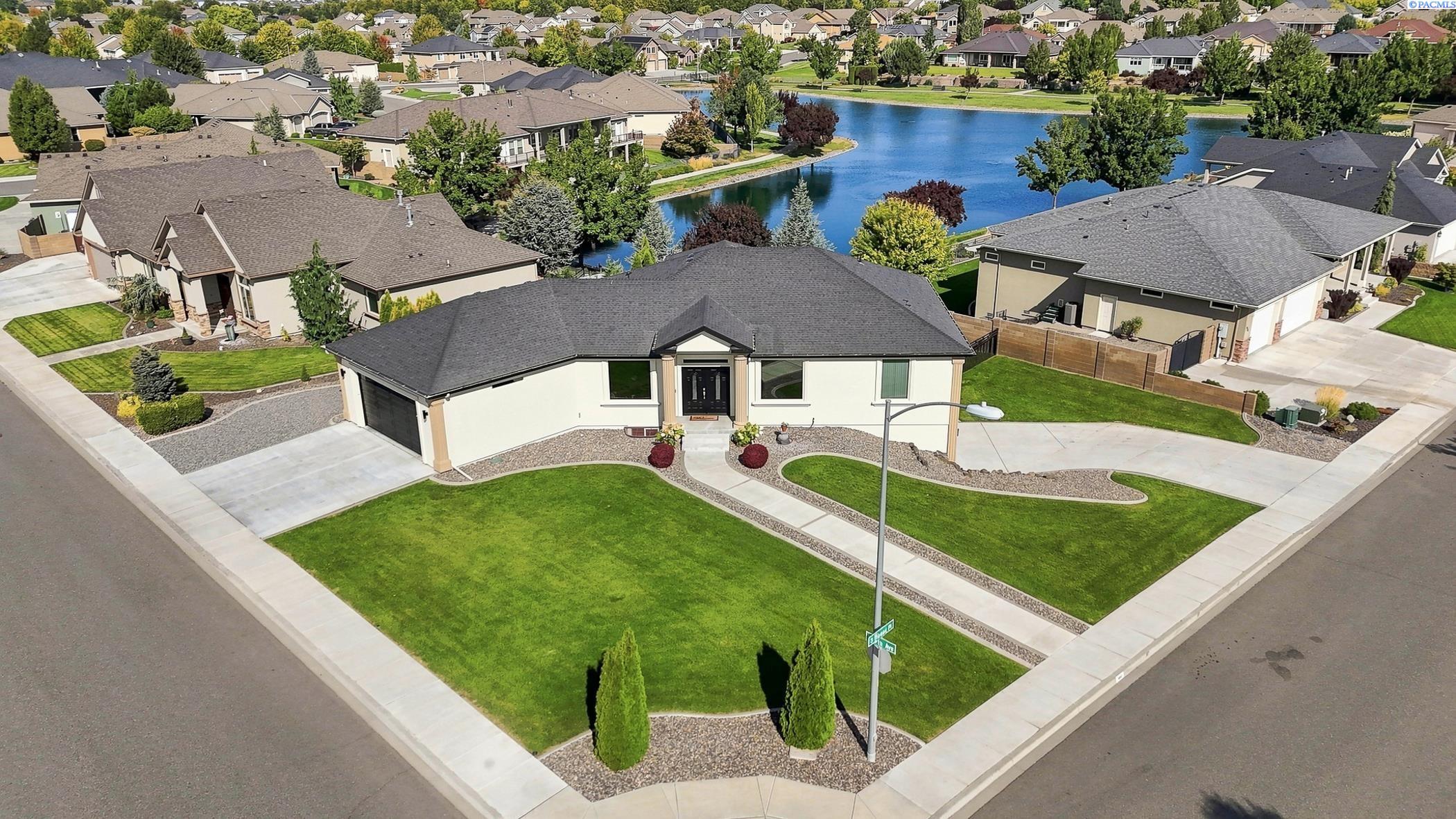 662 S Hawaii Pl, Kennewick, WA 99336