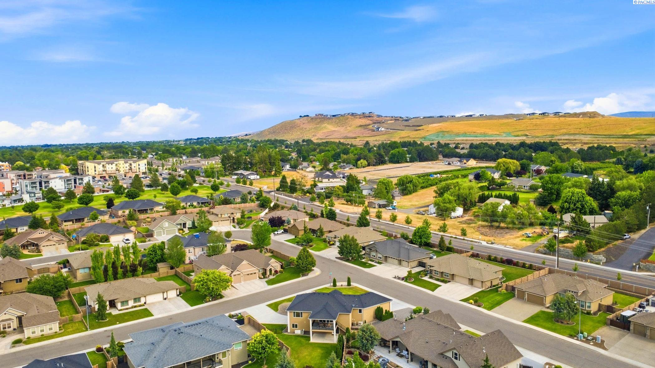 662 Hawaii Pl, Kennewick, WA 99336