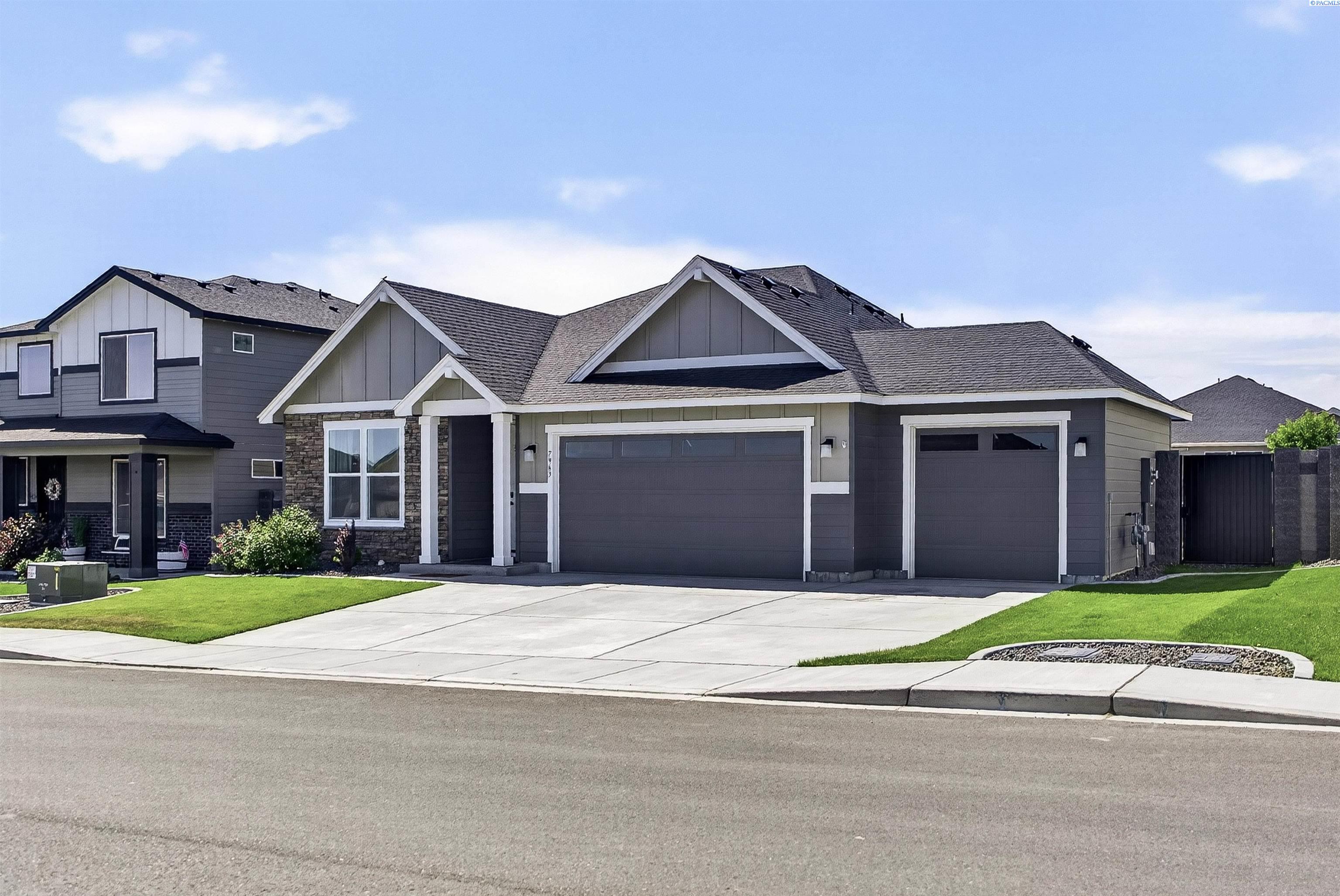 7963 Fortress St, West Richland, WA 99353