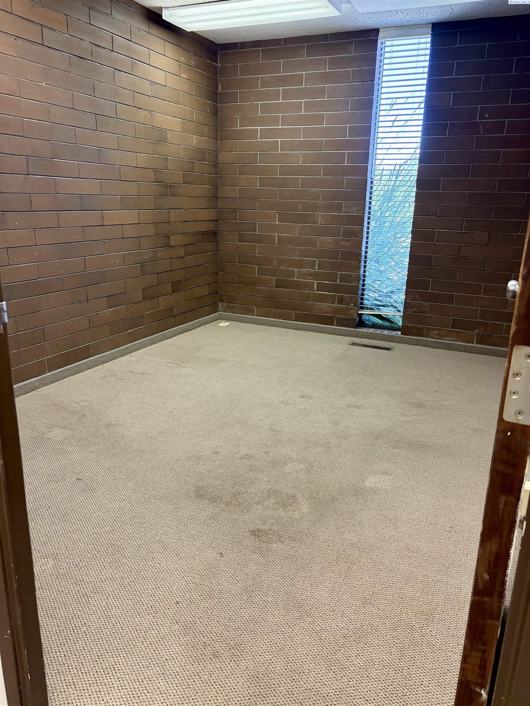 1177 Jadwin Ave #110, Richland, WA 99354