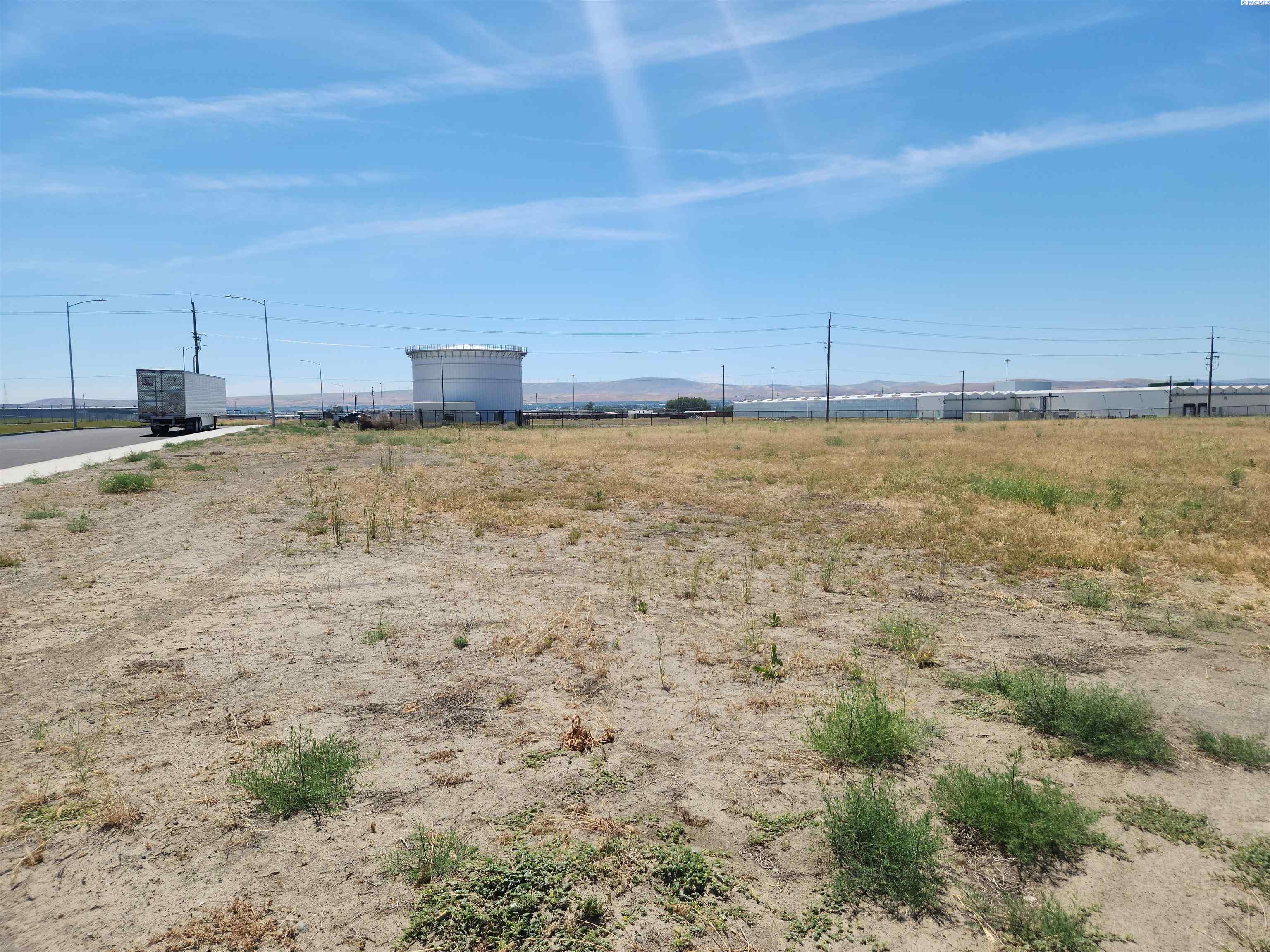 NKA Elm Ave, Pasco, WA 99301