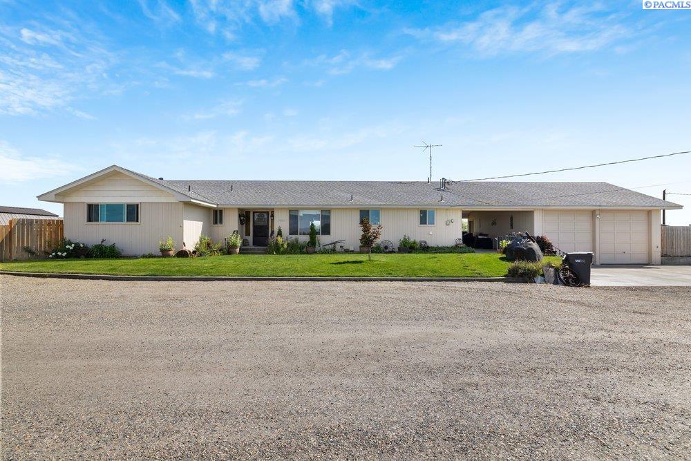 7802 Hicks Rd, Grandview, WA 98930