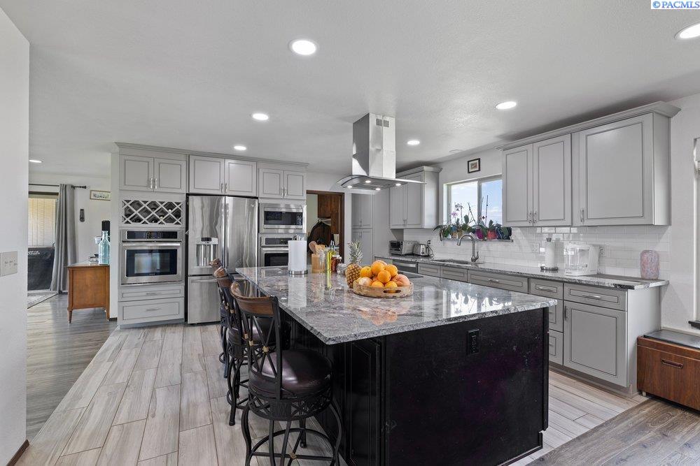 7802 Hicks Rd, Grandview, WA 98930