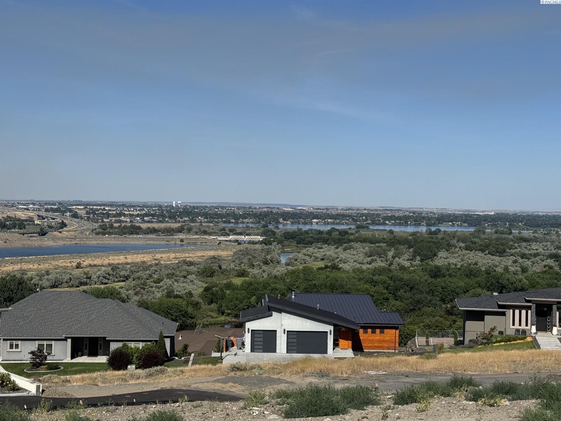 1061 Allenwhite Dr, Richland, WA 99352