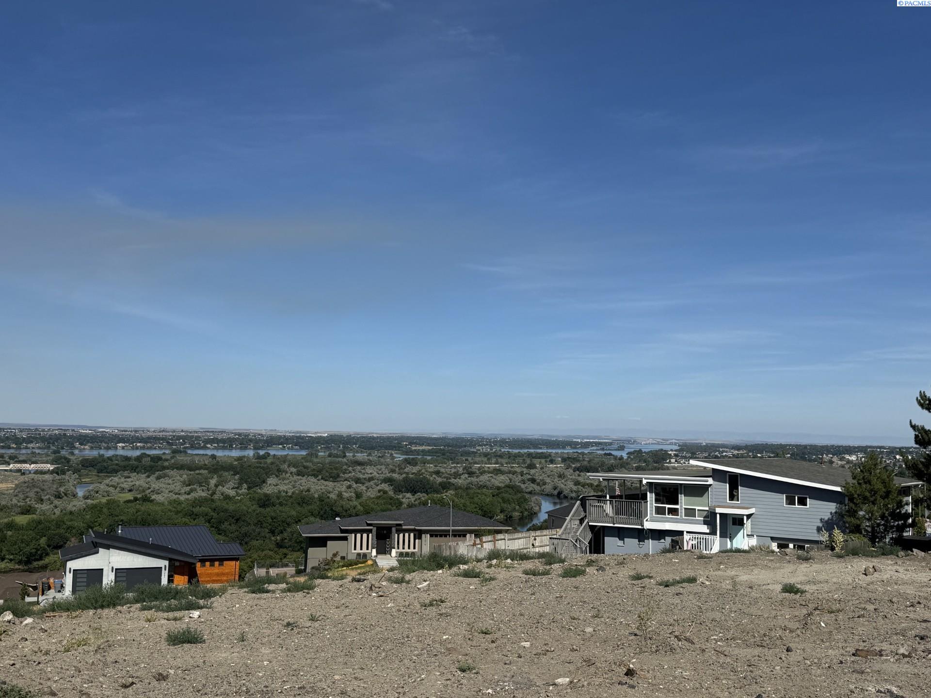 1061 Allenwhite Dr, Richland, WA 99352