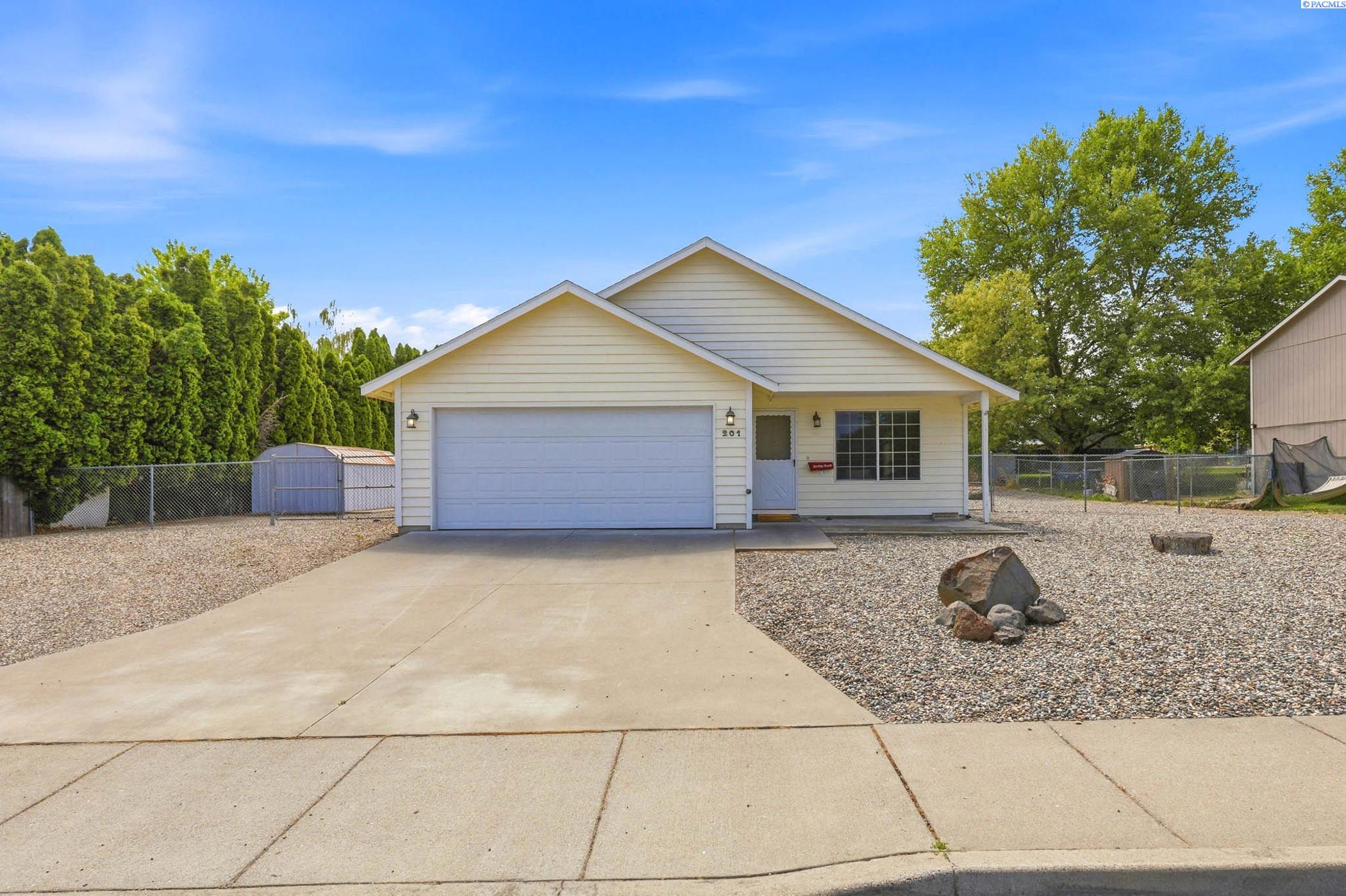 201 34th Ave, Kennewick, WA 99337