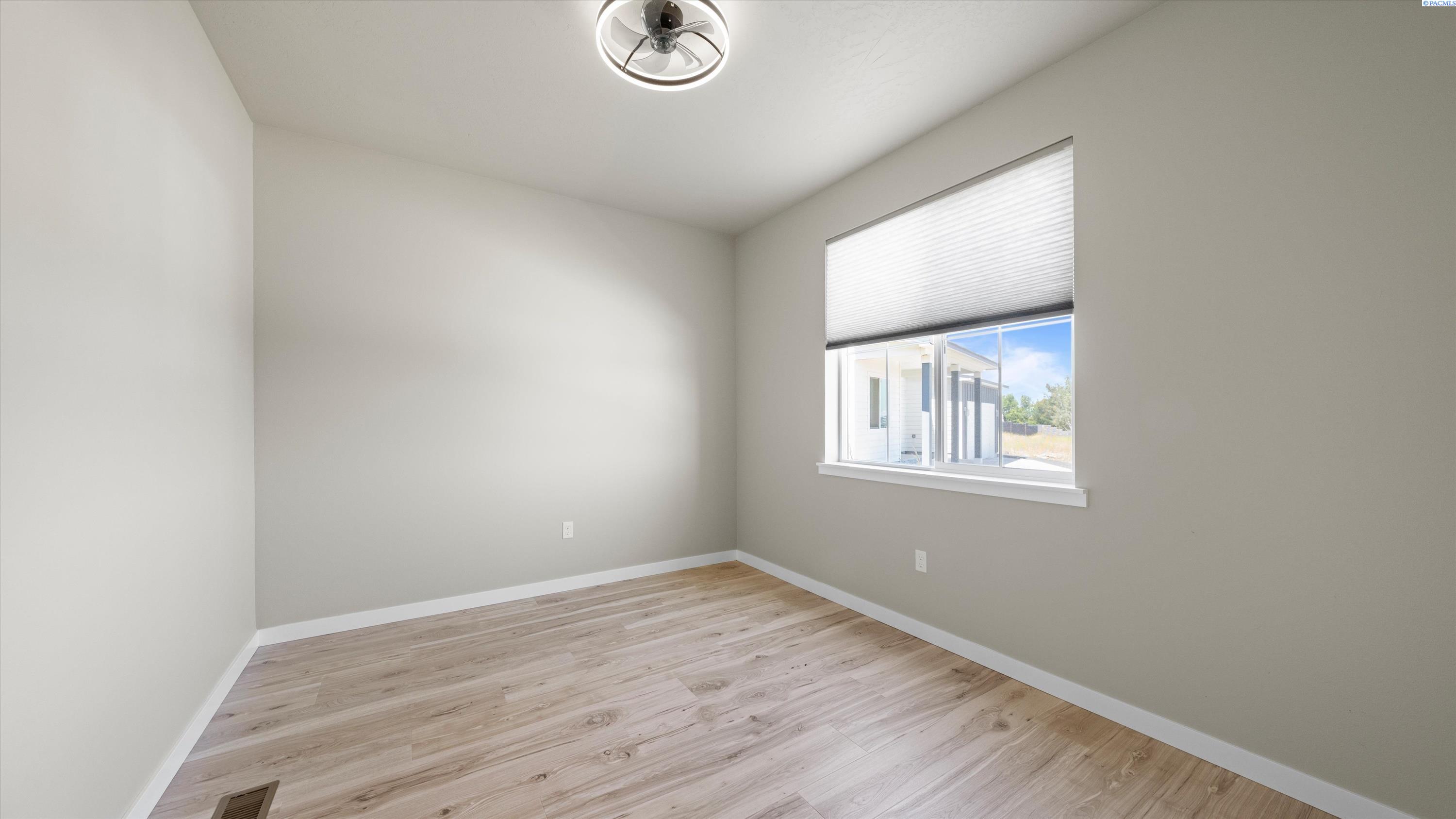 760 Mara Loop, Richland, WA 99352