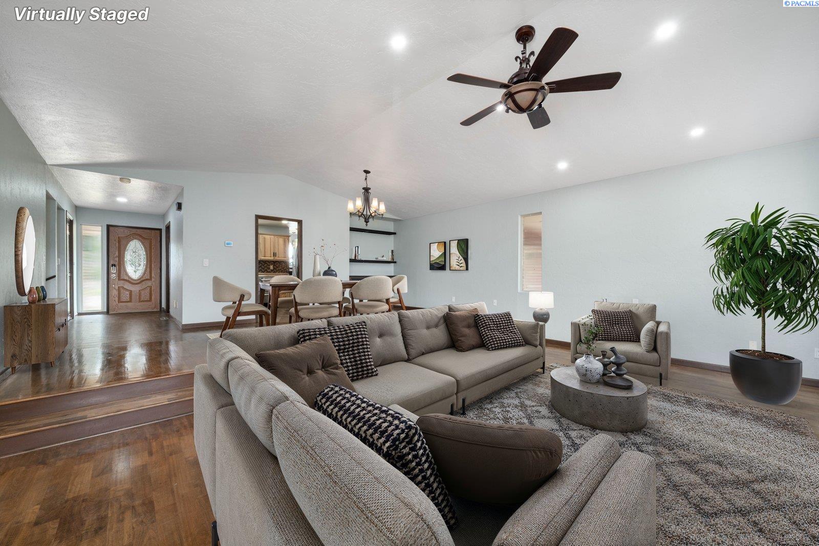 614 Kellogg St, Kennewick, WA 99338