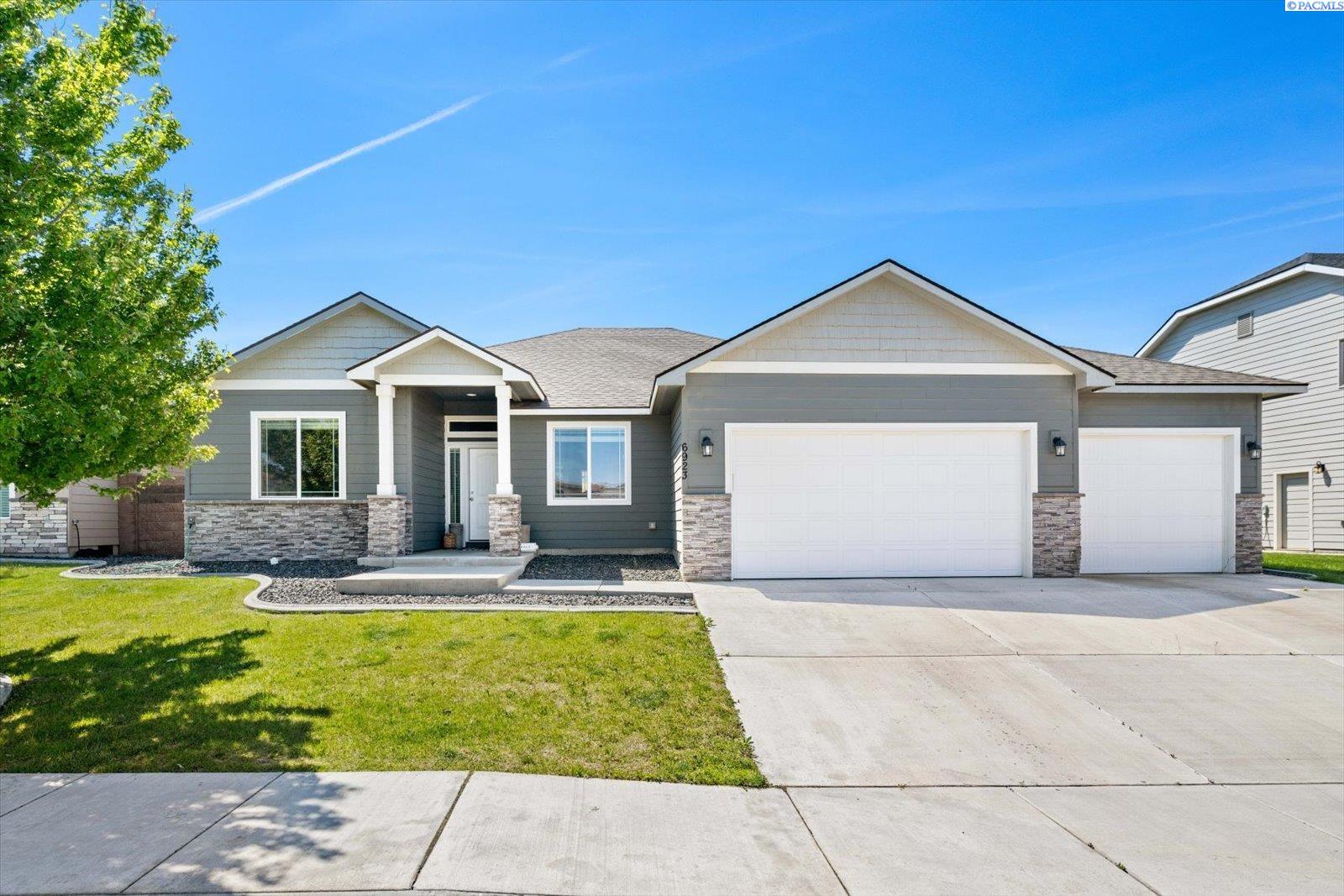 6923 W 33rd Place, Kennewick WA 99338