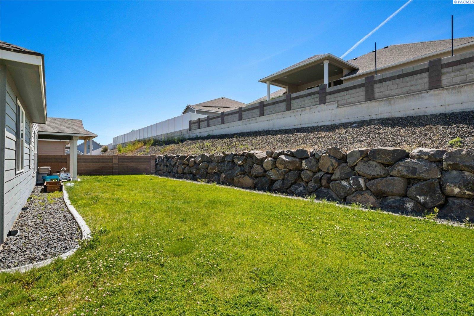 6923 33rd Pl, Kennewick, WA 99338