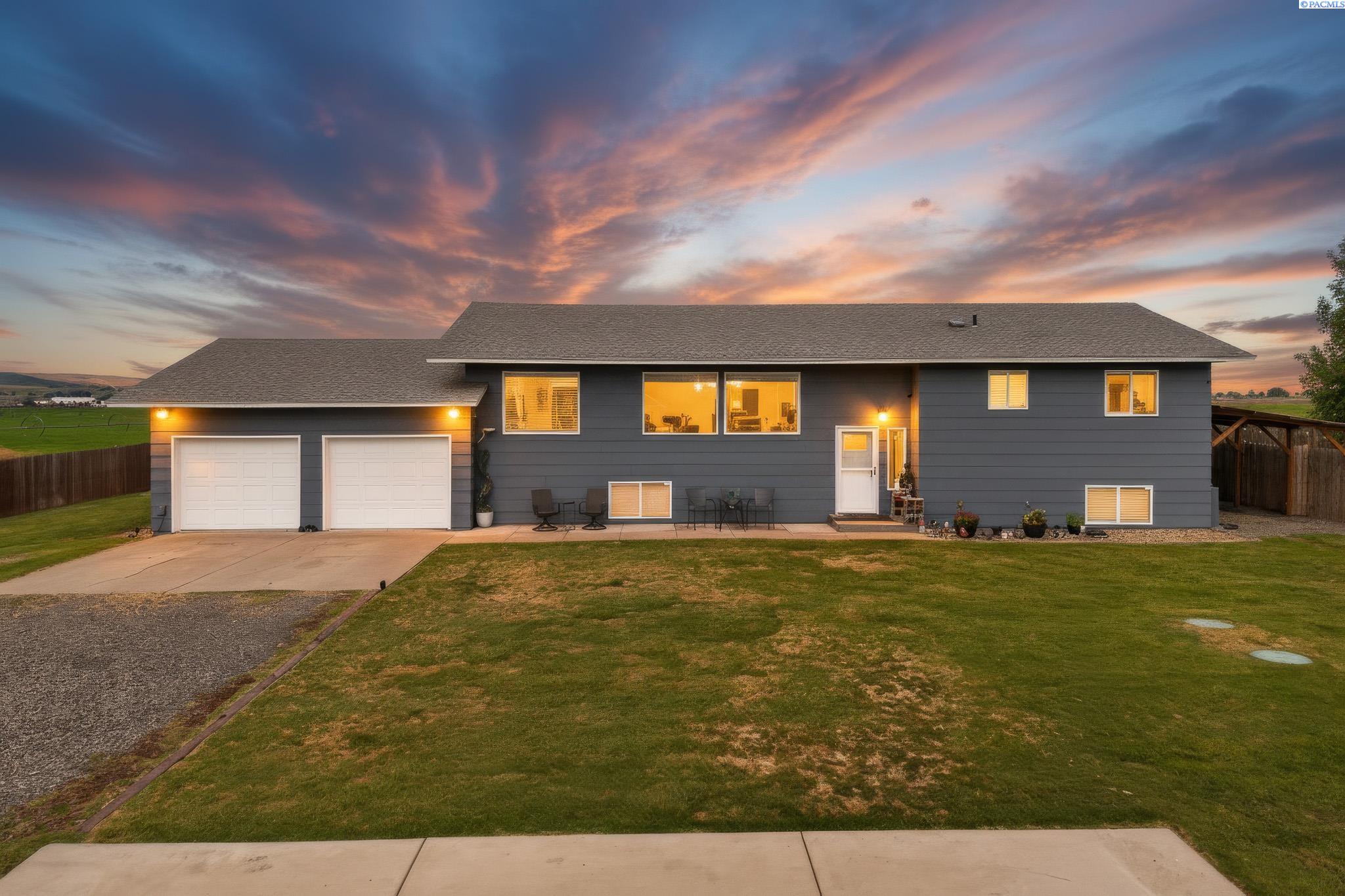 710 Maple Grove Rd, Sunnyside WA 98944