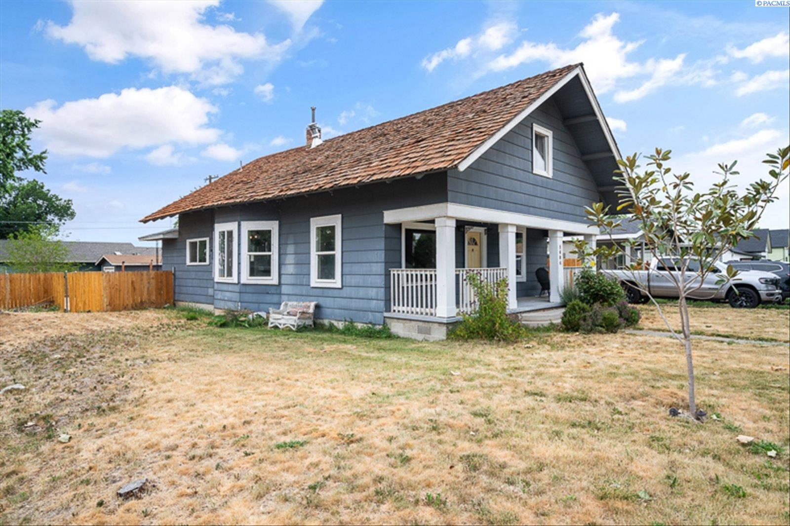 1404 Grant Ave, Prosser, WA 99350