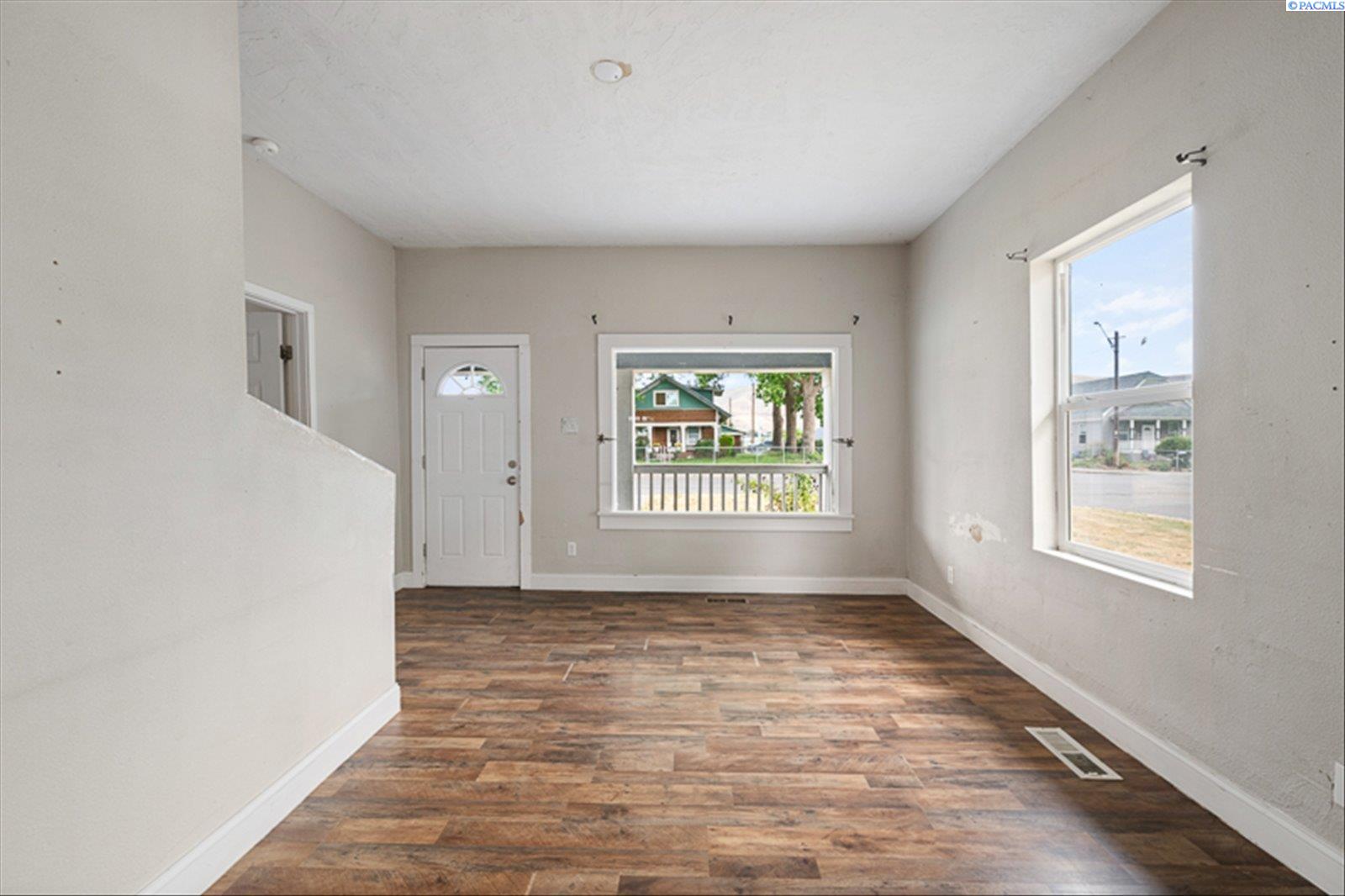 1404 Grant Ave, Prosser, WA 99350