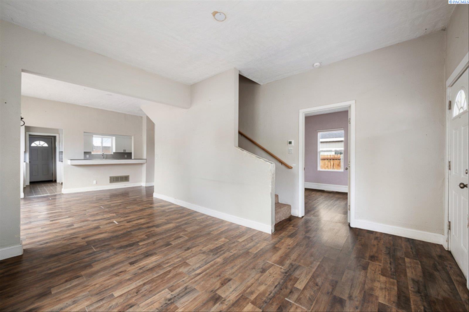 1404 Grant Ave, Prosser, WA 99350