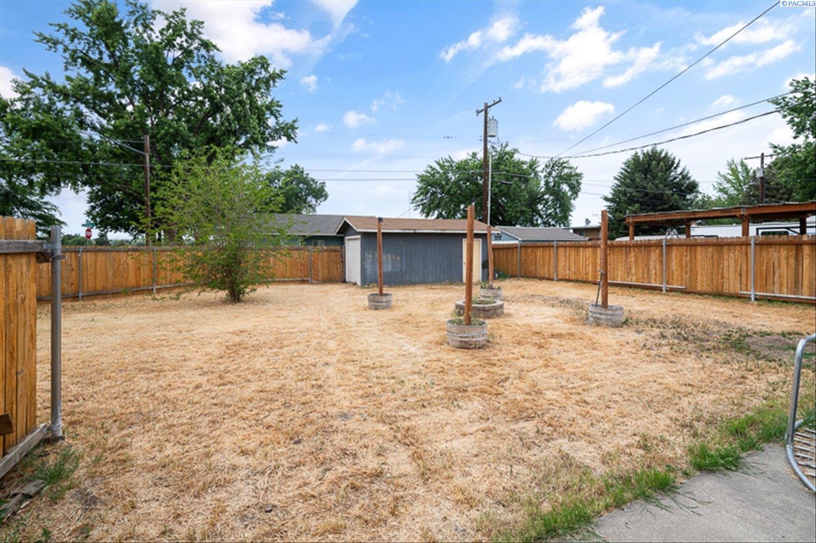 1404 Grant Ave, Prosser, WA 99350