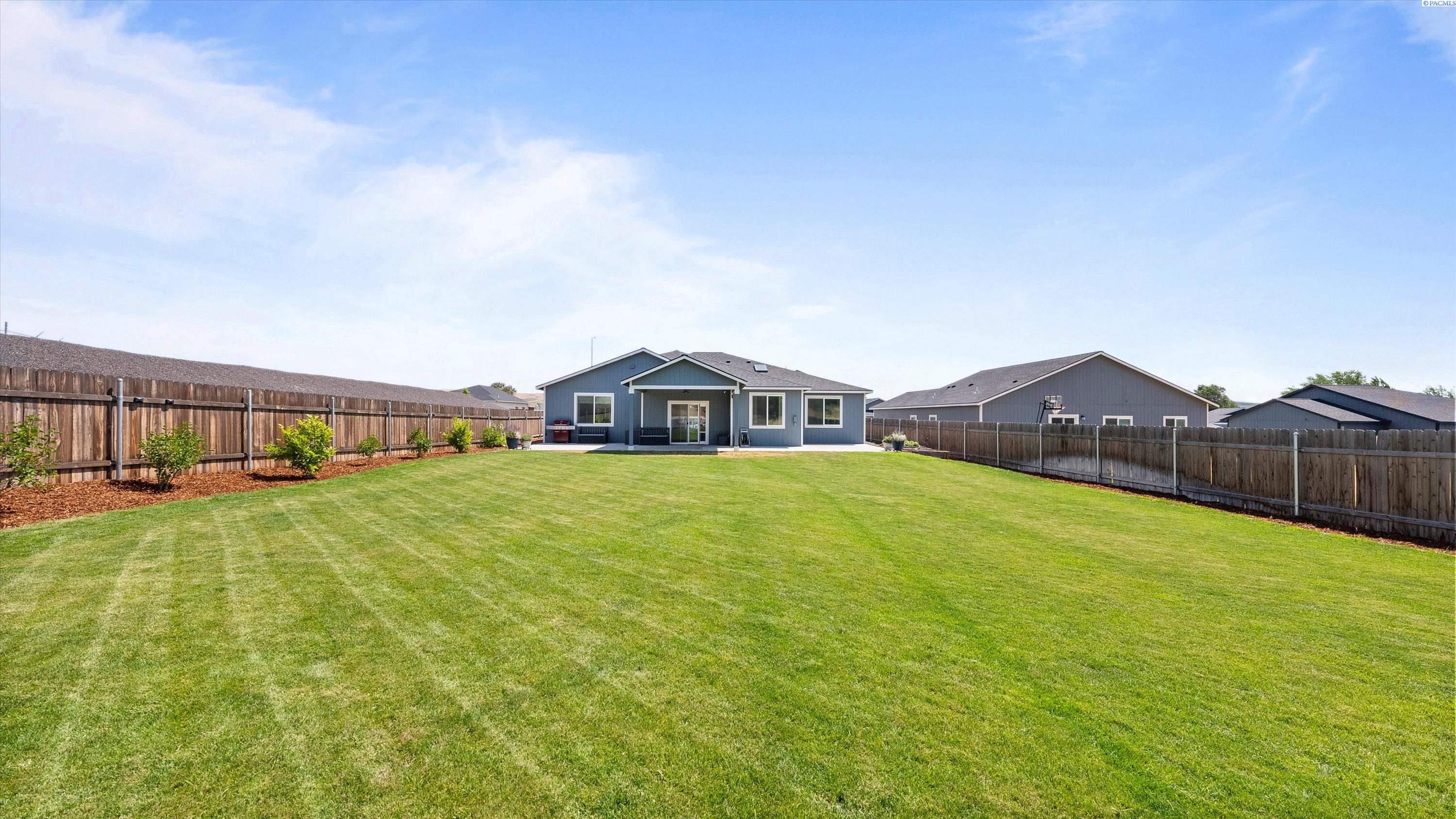 1469 13th St, Benton City, WA 99320