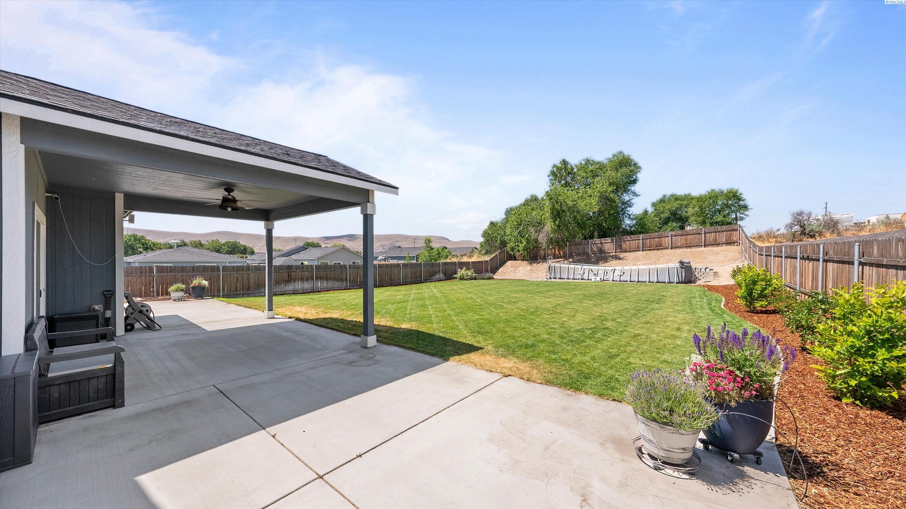 1469 13th St, Benton City, WA 99320