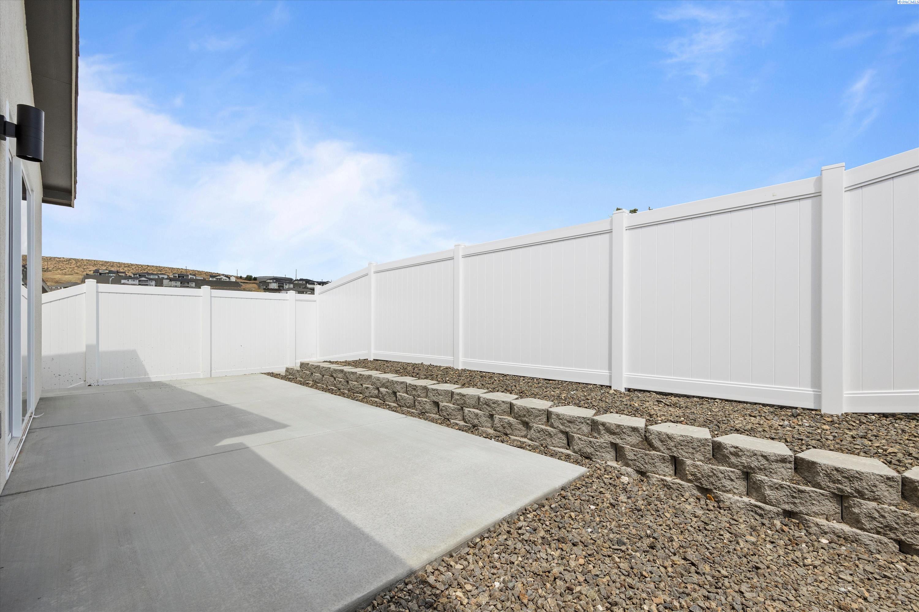 3339 Nelson St, Kennewick, WA 99338