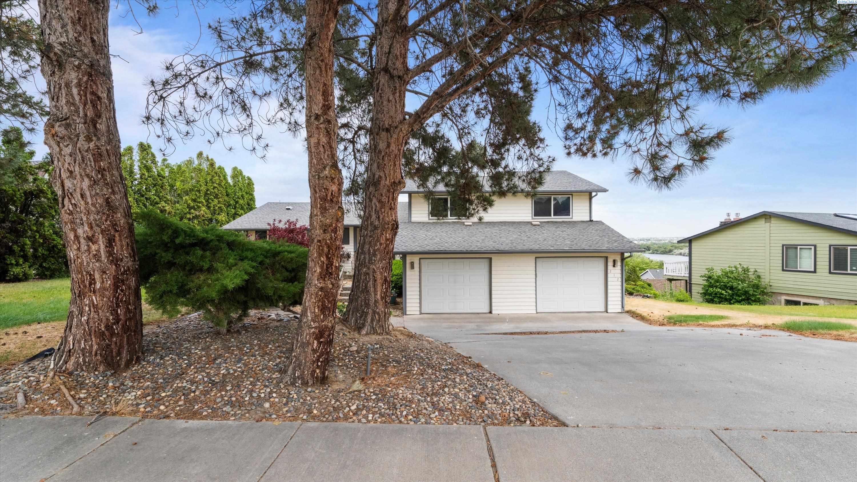 212 Edgewood Dr, Richland, WA 99352